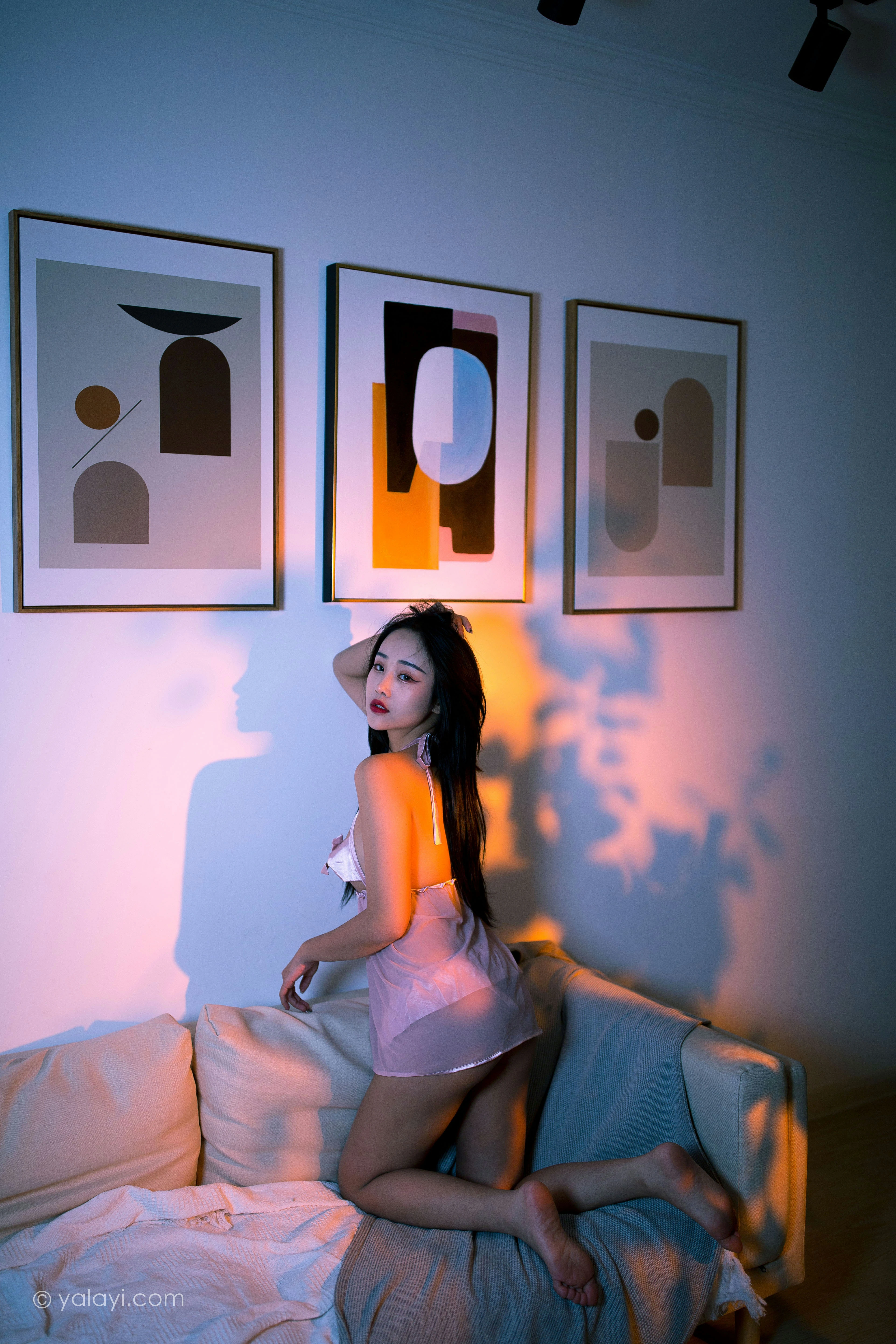 [YALAYI雅拉伊]NO.802 魂萦梦牵 优优 粉色透视情趣睡衣加黑色蕾丝内衣性感私房写真集第2张