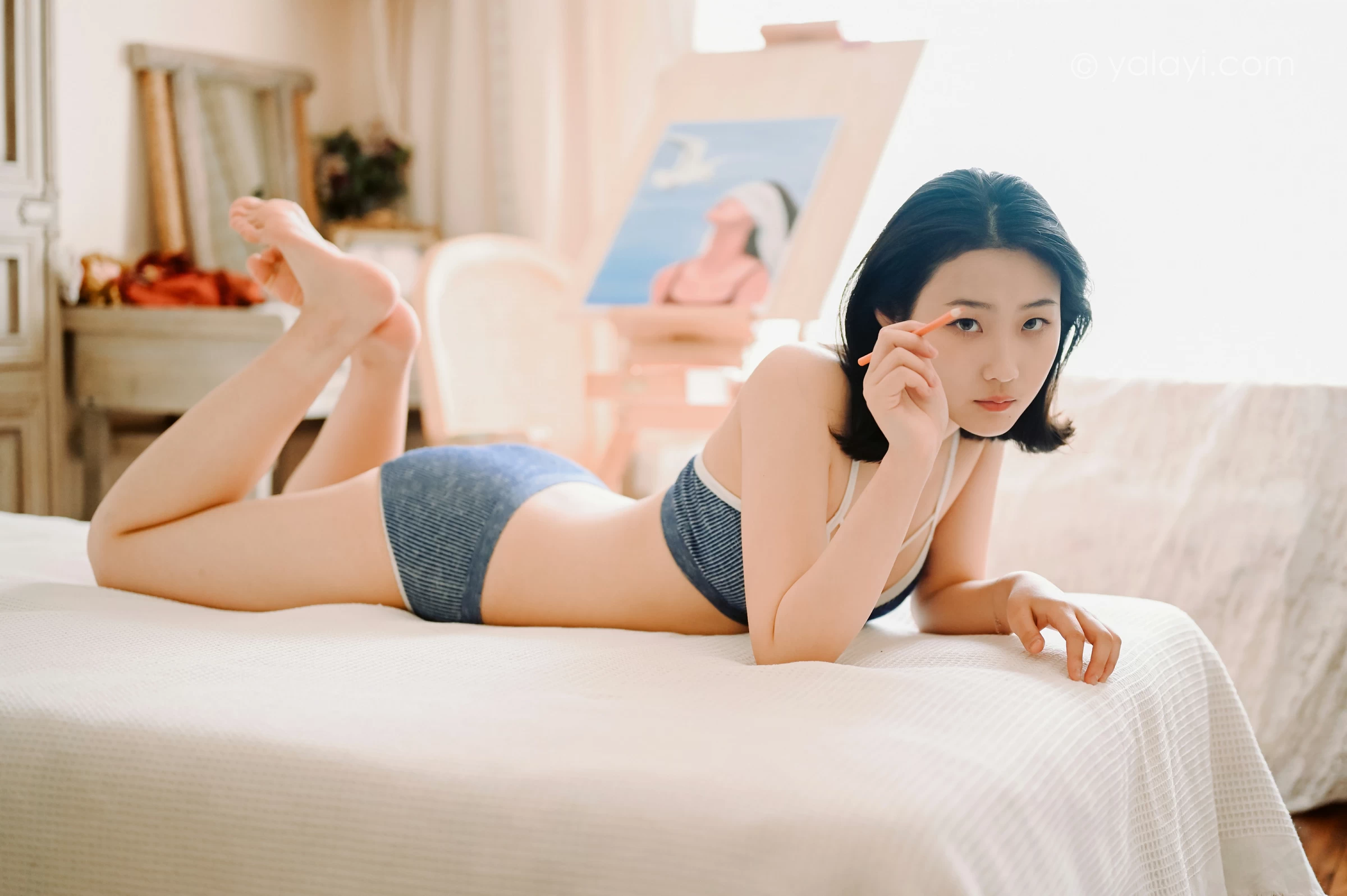 [YALAYI雅拉伊]NO.668 《作画的女孩》 沈伊 灰色内衣性感私房写真集第12张