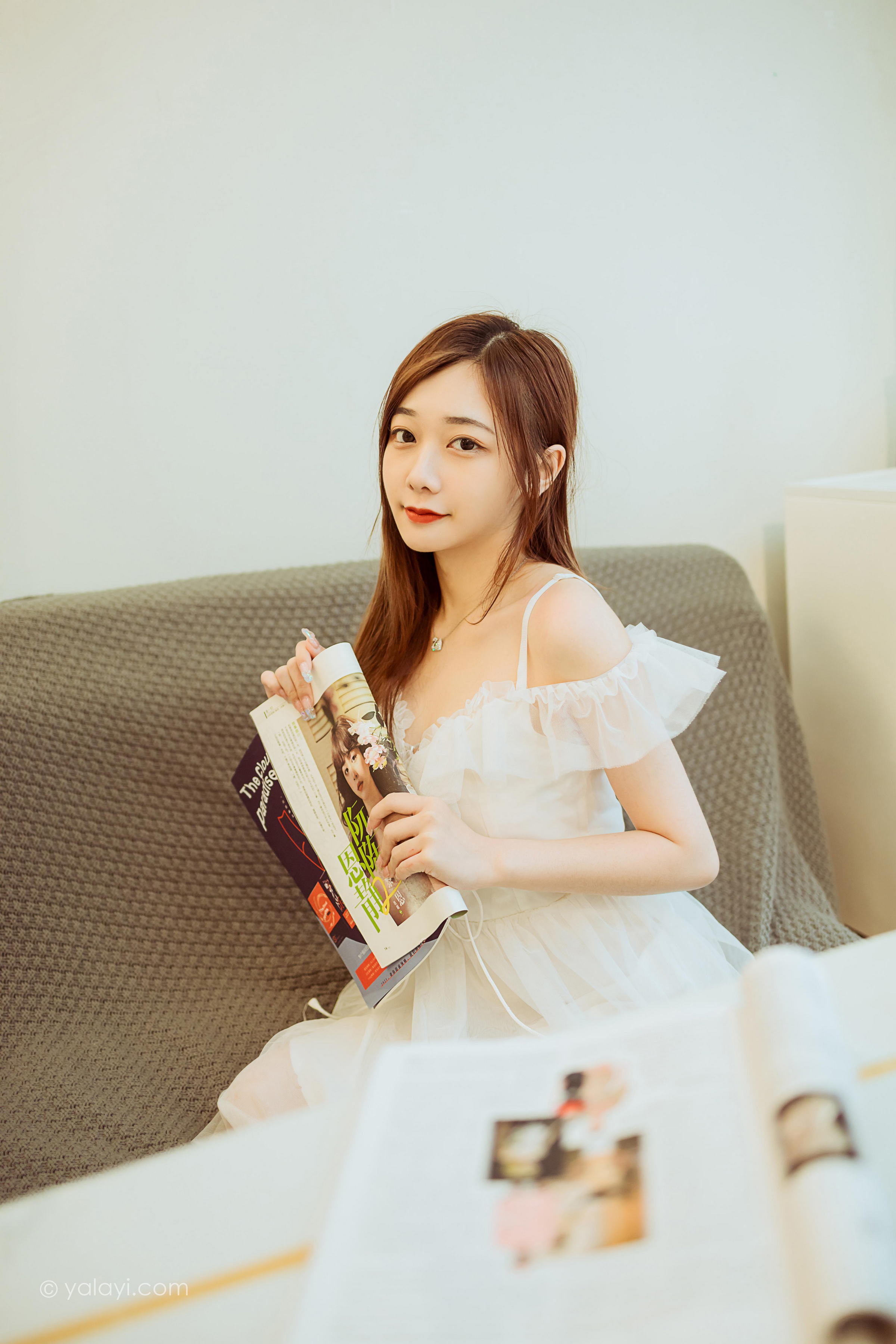 [YALAYI雅拉伊]2022.03.25 梦中情人 夜夜 白色吊带透视连衣裙居家性感写真集第1张