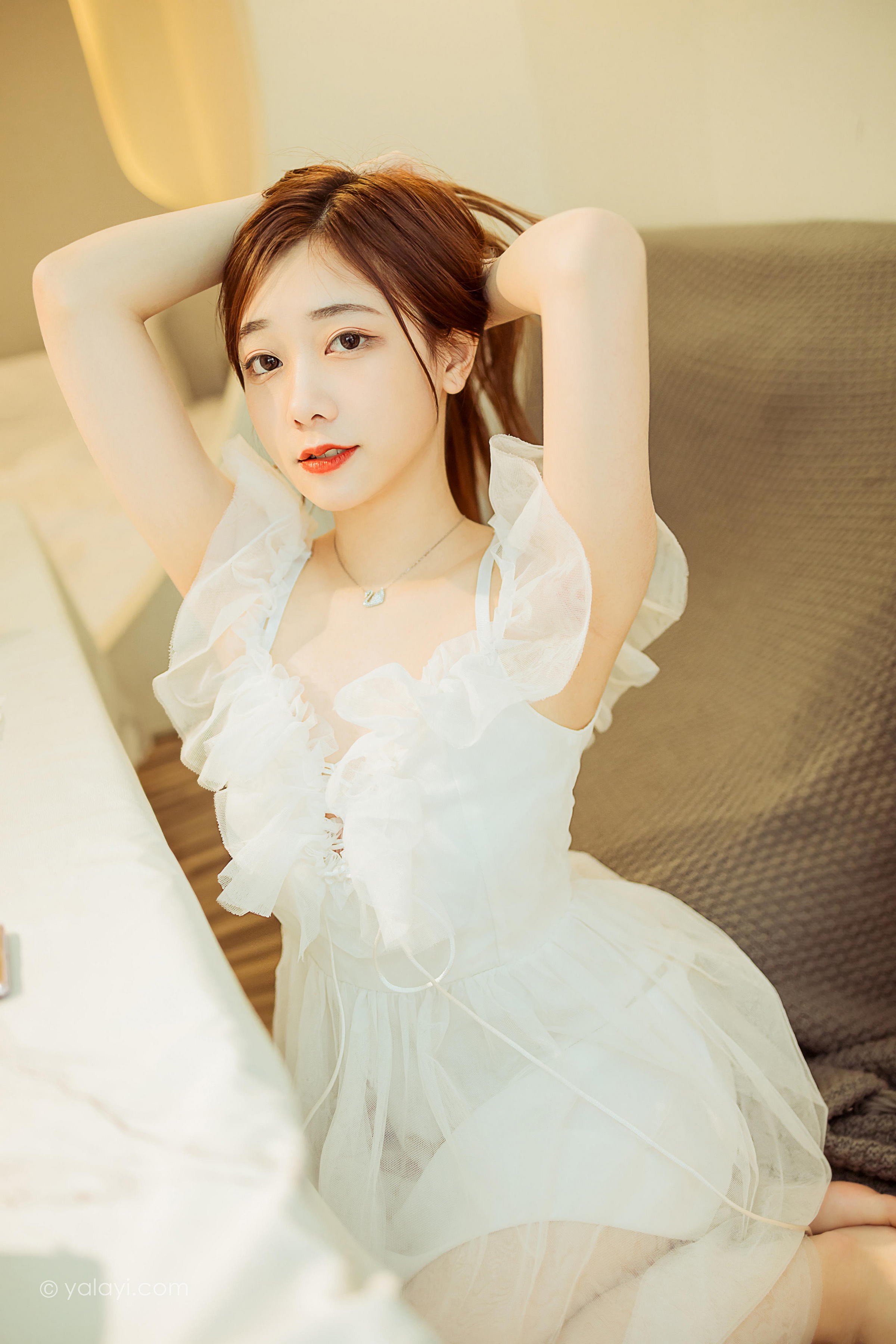[YALAYI雅拉伊]2022.03.25 梦中情人 夜夜 白色吊带透视连衣裙居家性感写真集第13张