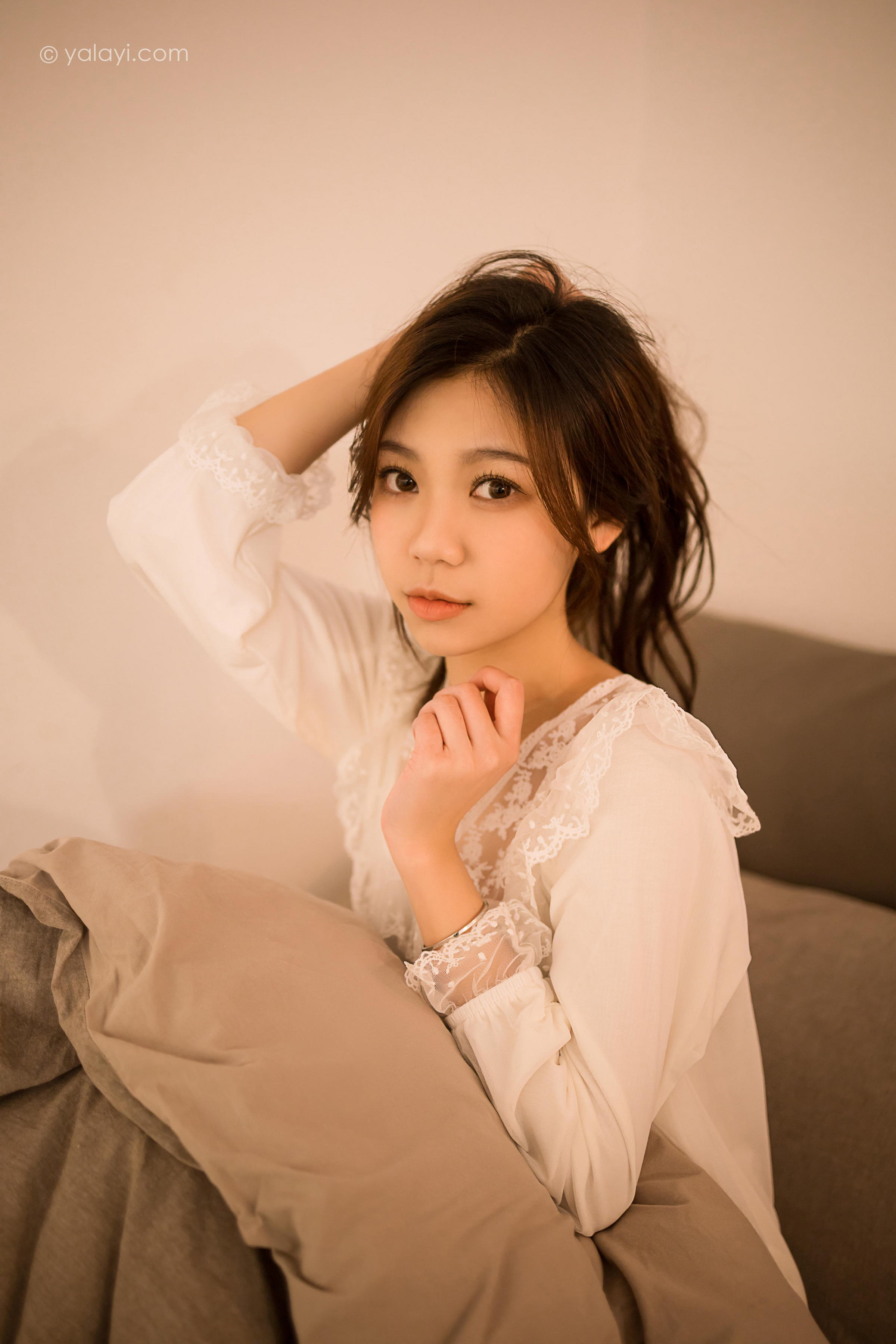 [YALAYI雅拉伊]2022.03.30 阁楼 梓瑶 白色透视睡衣裙性感写真集第10张