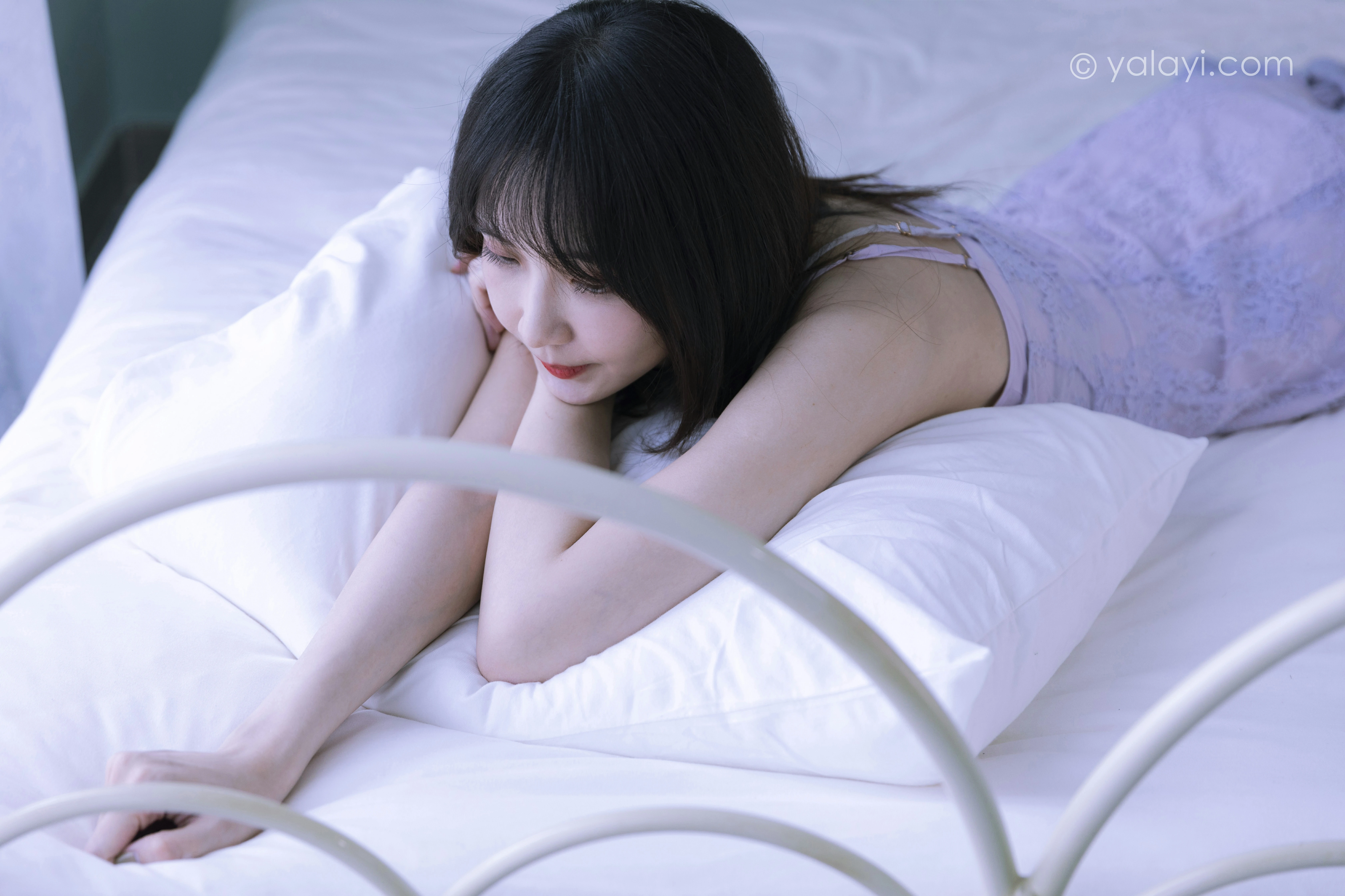 [YALAYI雅拉伊]NO.811 紫色的早晨 妍妍 白色透视蕾丝连衣裙居家私房写真集第8张