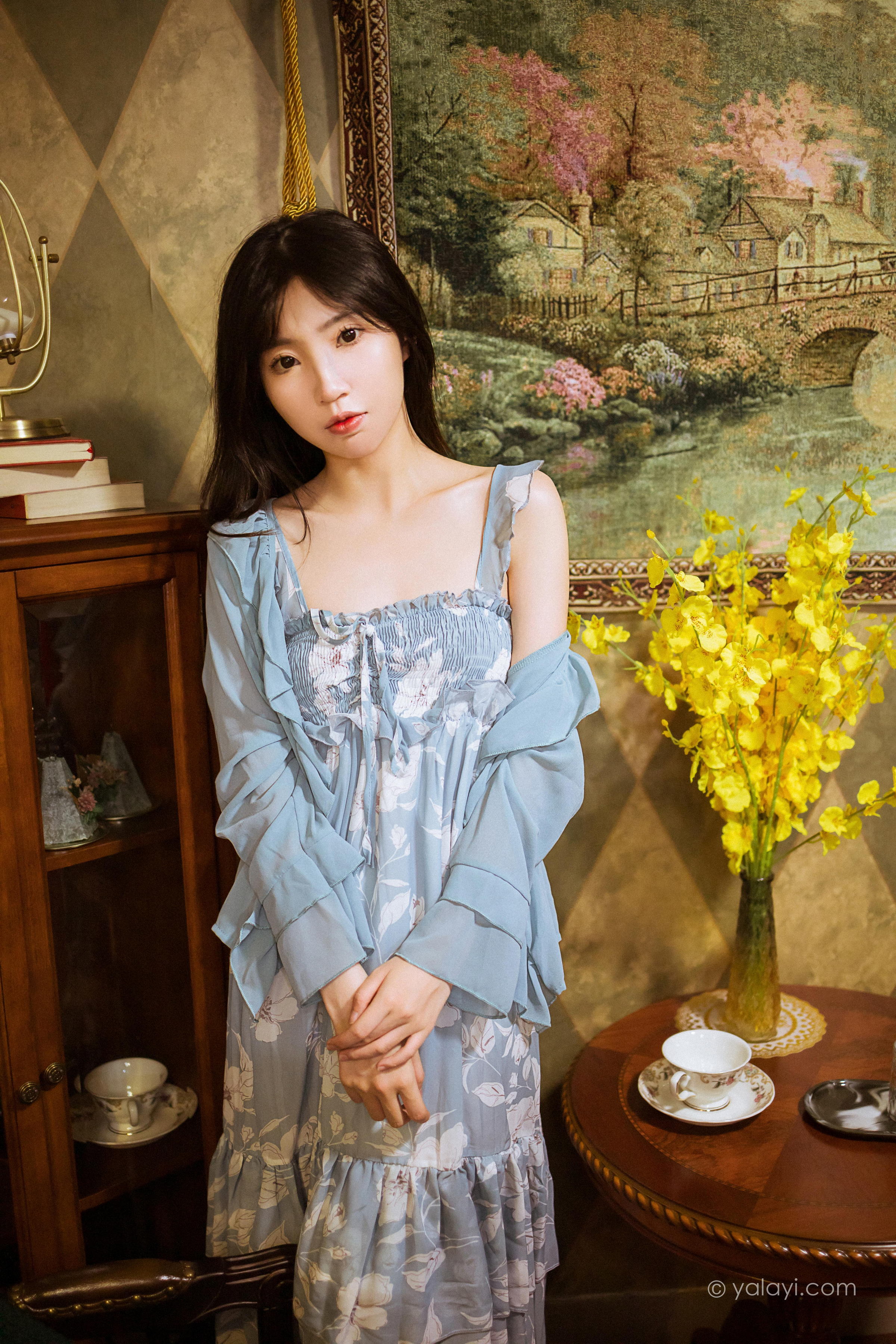 [YALAYI雅拉伊]2022.08.19 一去不复返 小乔 灰色外套加吊带连衣裙清纯写真集第8张