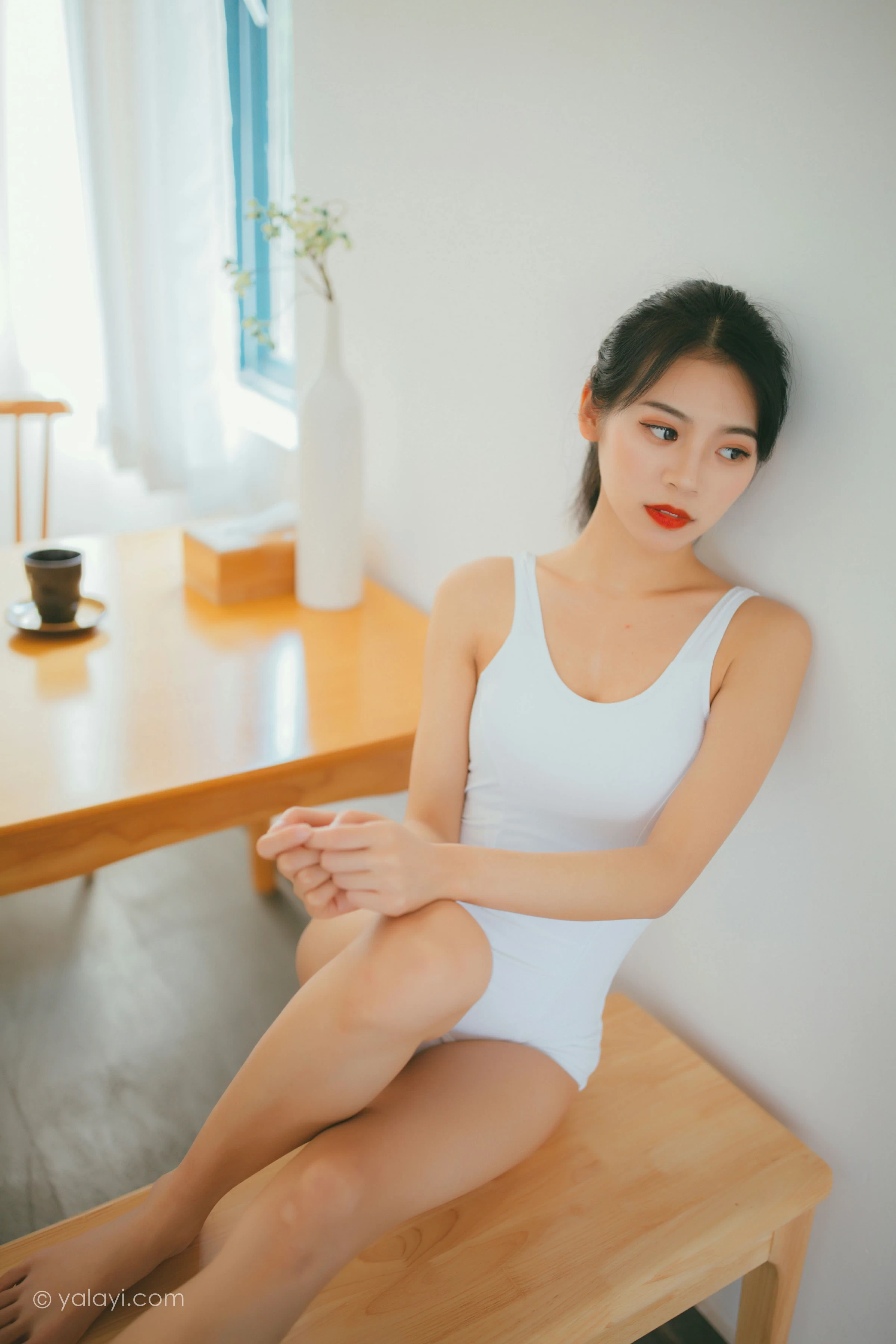 [YALAYI雅拉伊]NO.660 《消暑少女》 丽雅 白色连体体操服性感私房写真集第2张