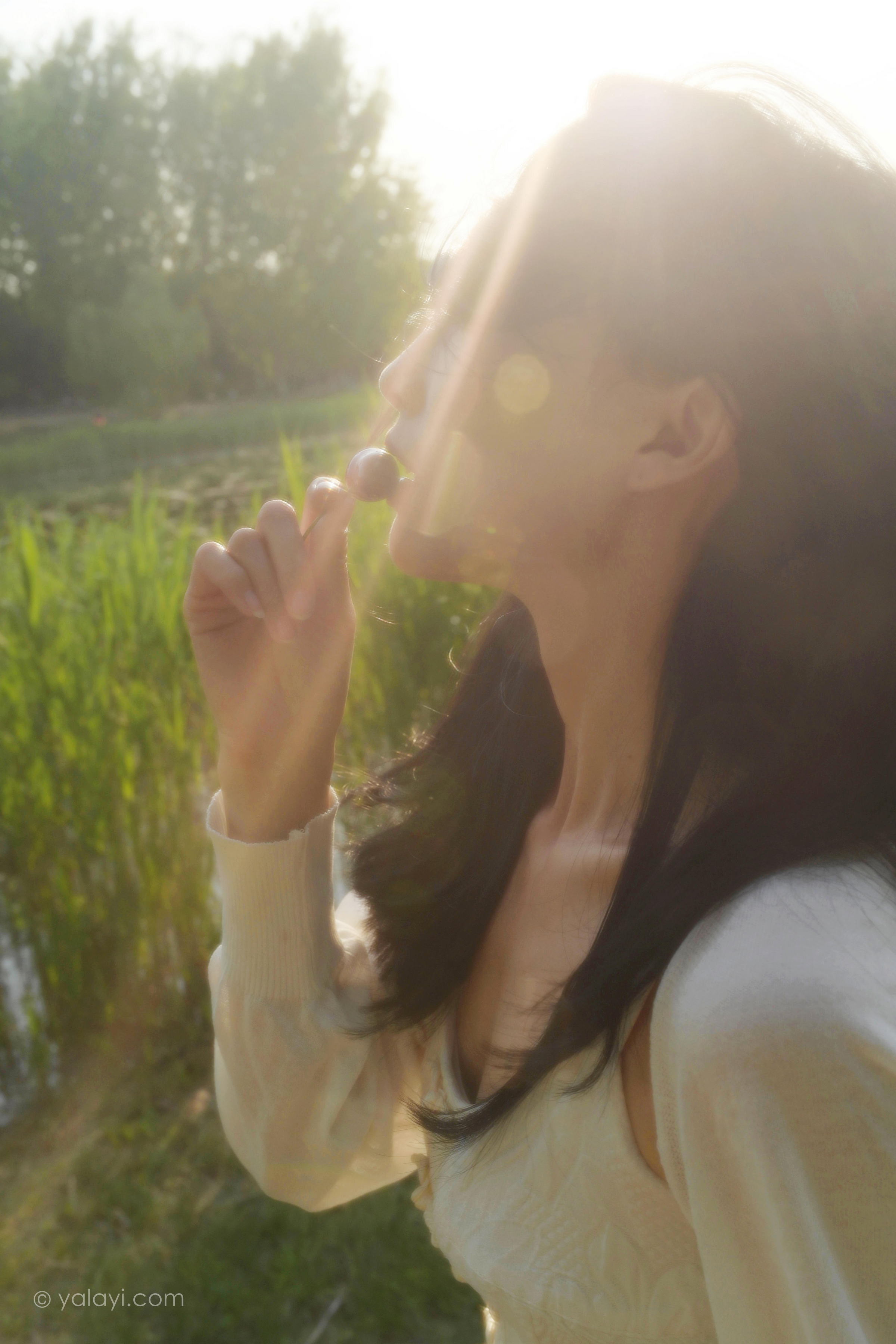 [YALAYI雅拉伊]2022.08.26 梦回 佳佳 白色透视小外套加吊带连衣裙清纯写真集第15张