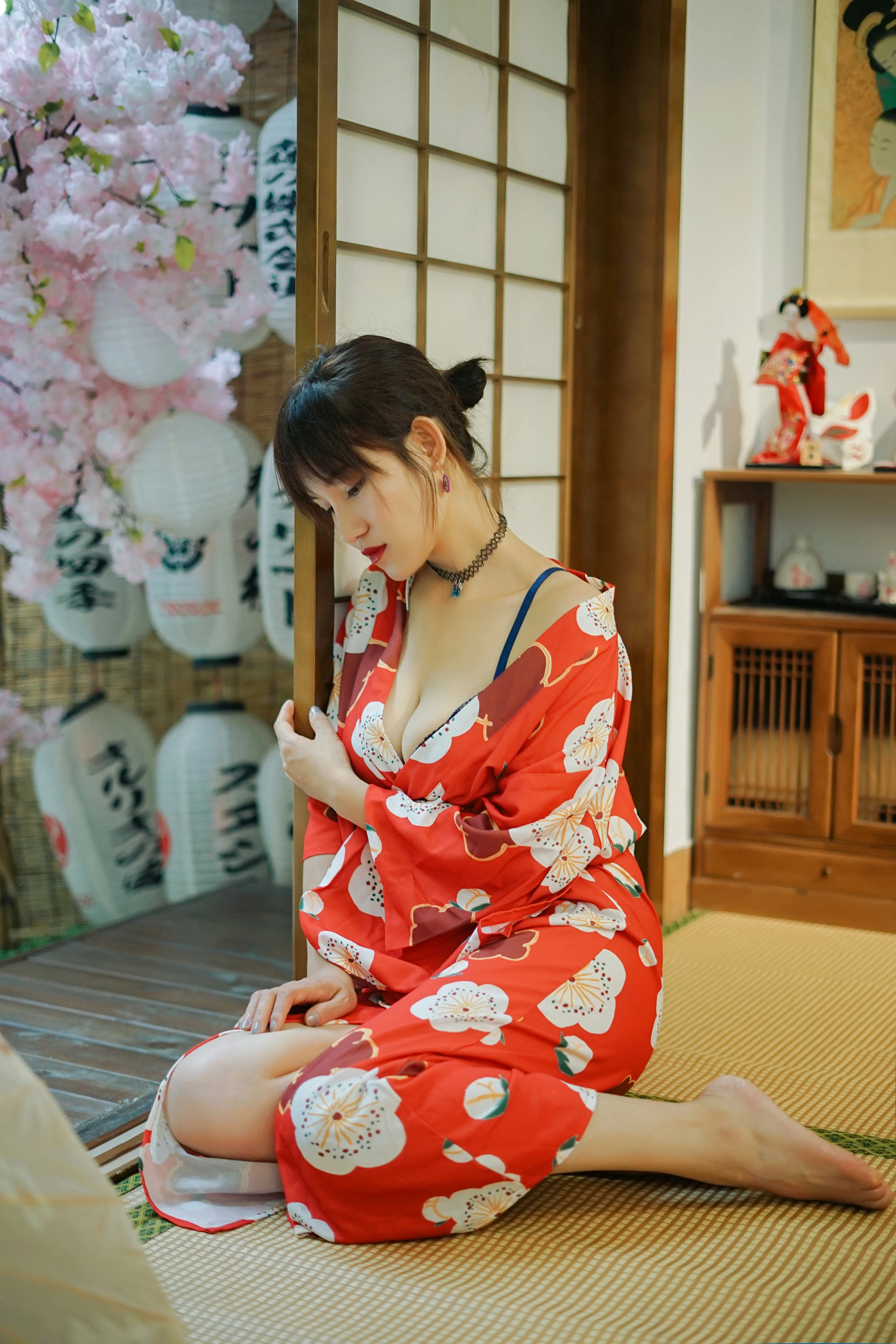 [YALAYI雅拉伊]NO.714 《自娱》 多香子 粉色和服加蓝色内衣性感私房写真集第1张