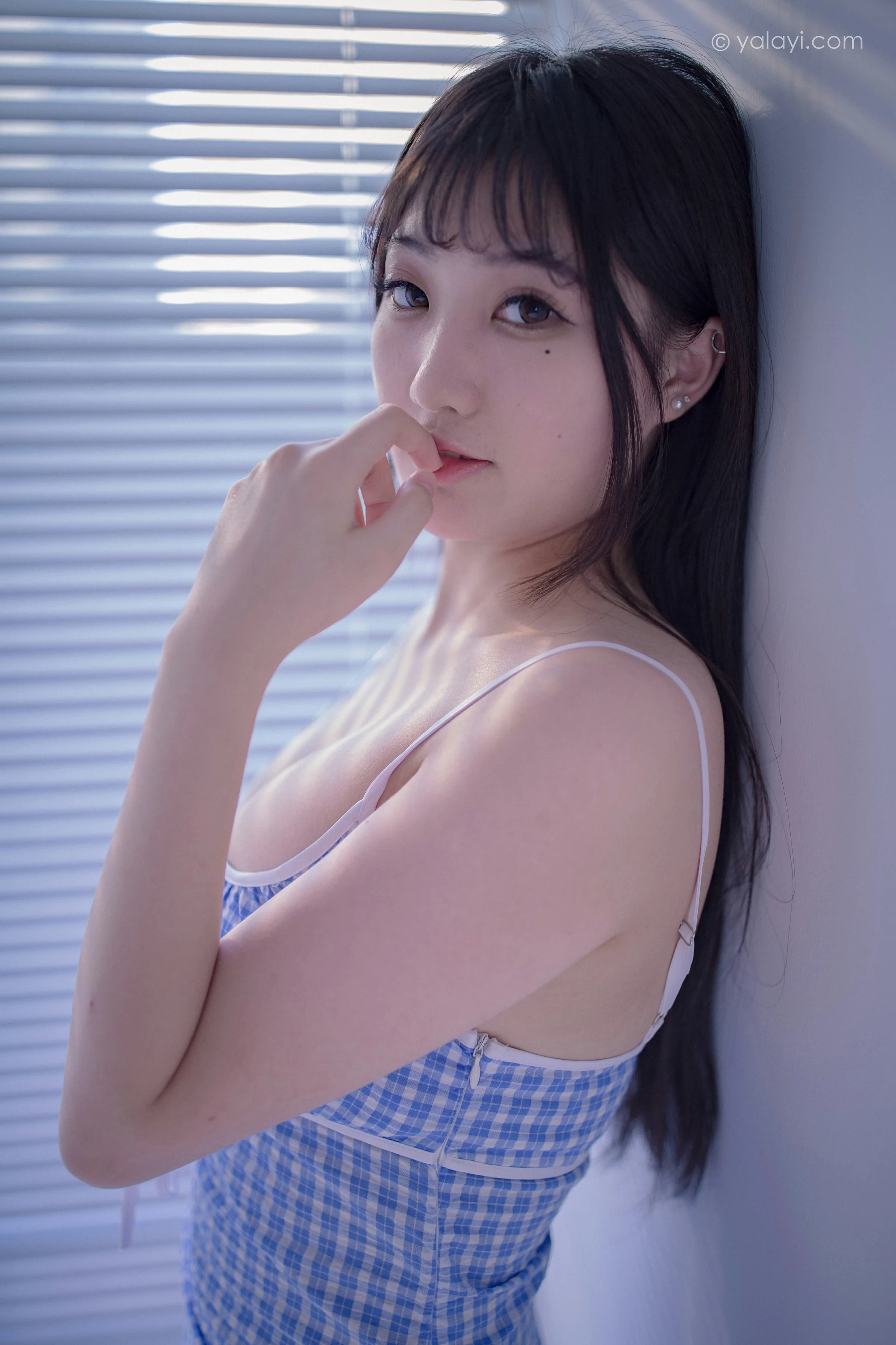 [YALAYI雅拉伊]NO.687 《蓝》 瓶儿 蓝色紧身吊带连衣裙性感私房写真集第18张