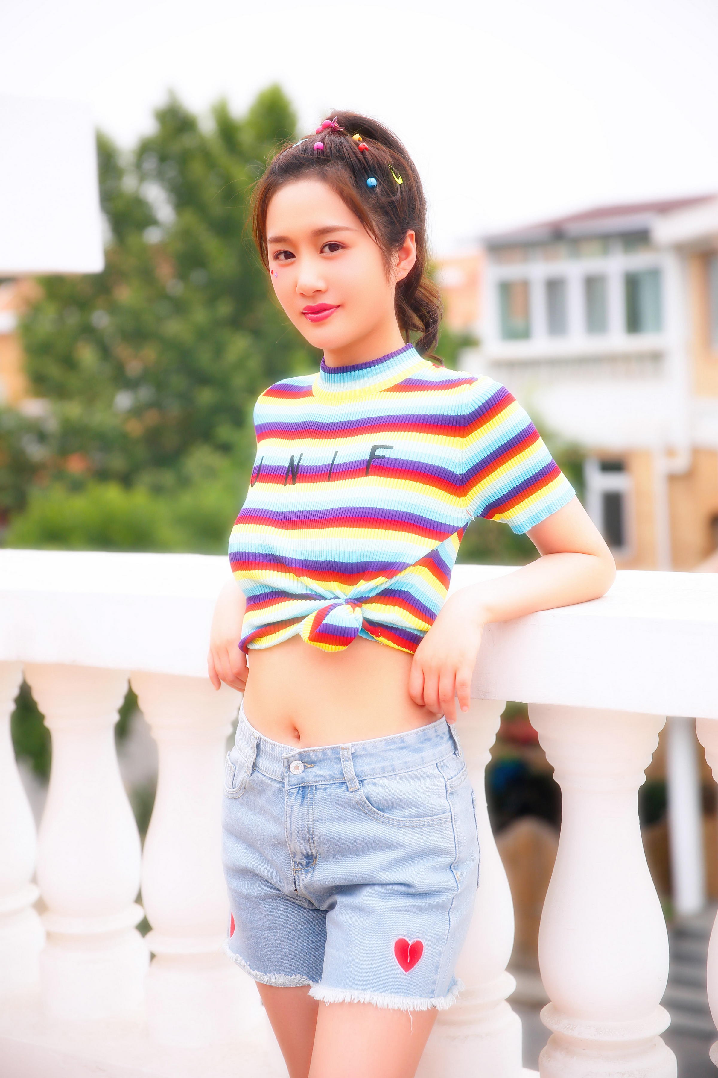 [YALAYI雅拉伊]2022.06.01 希望 清纯少女 白色和服与彩色短袖加牛仔短裤写真集第6张