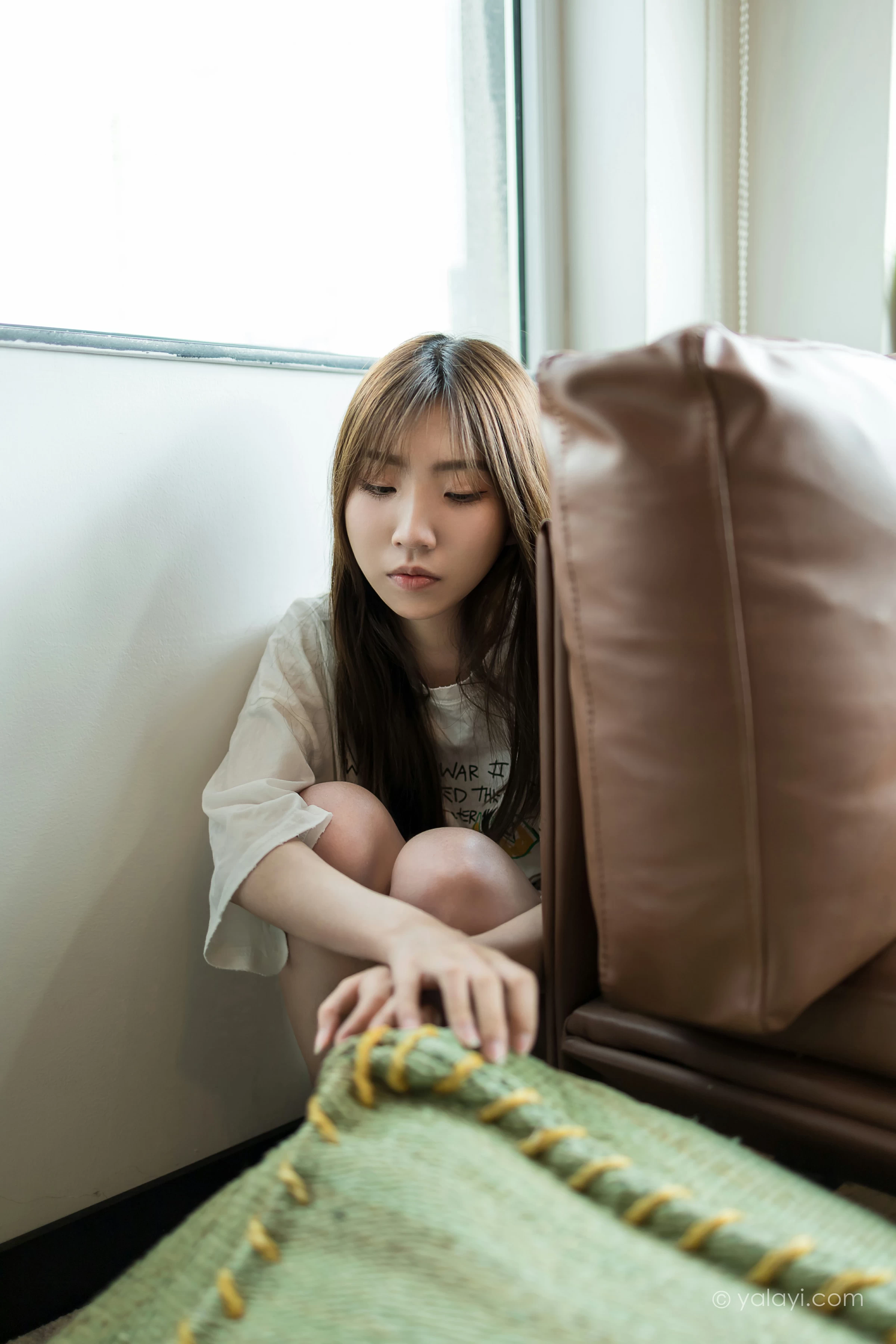 [YALAYI雅拉伊]NO.693 《好心分手》 小乔 白色连身短袖居家私房写真集第8张