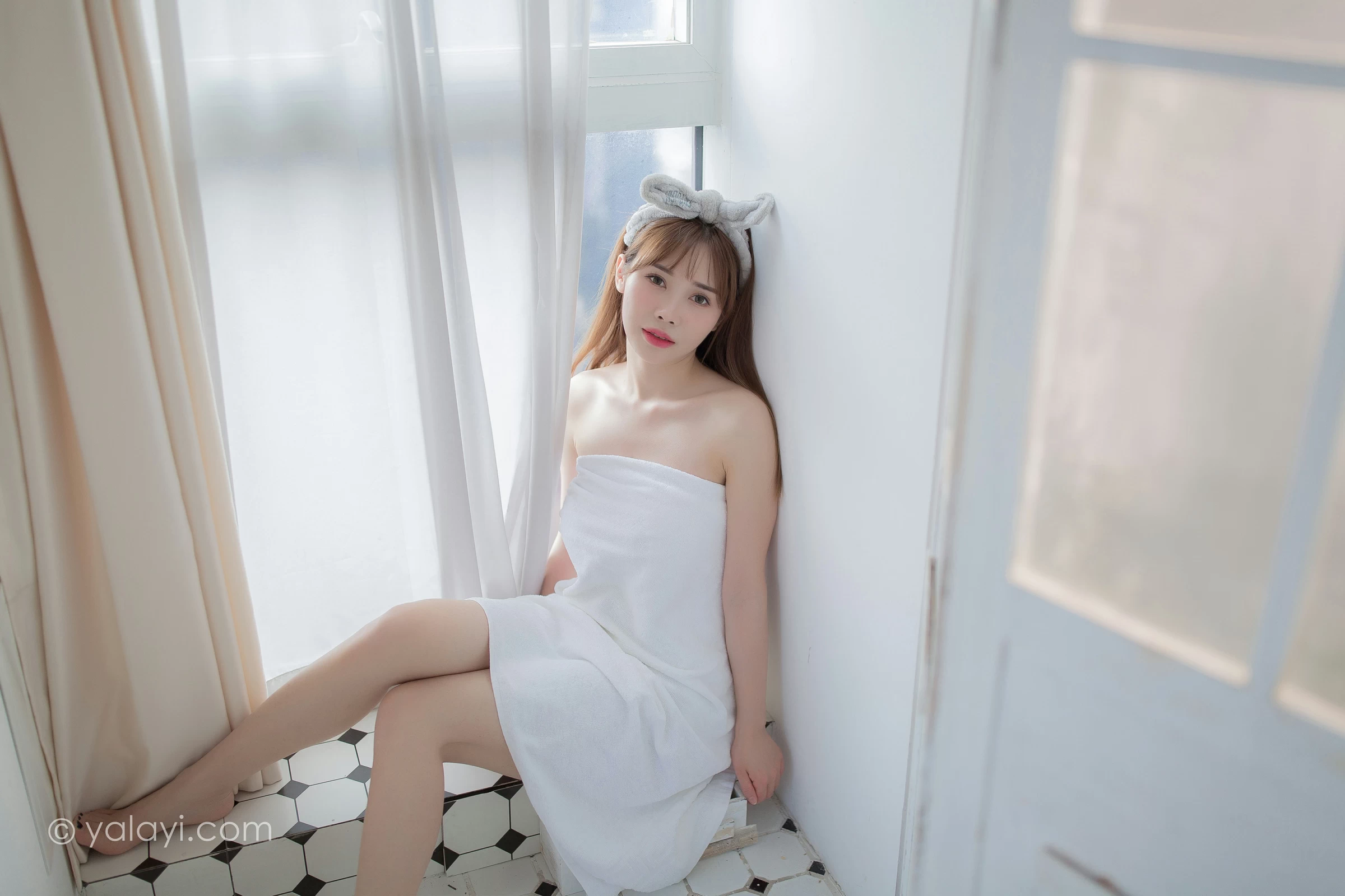 [YALAYI雅拉伊]NO.708 《沐心》 虞艺 白色浴袍居家性感私房写真集第9张