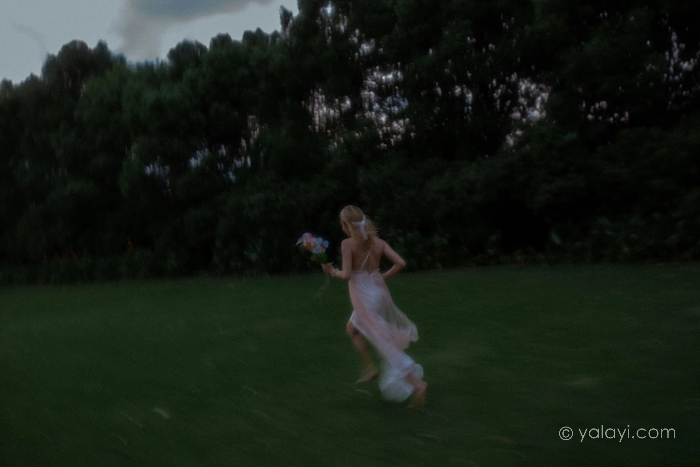 [YALAYI雅拉伊]NO.695 《救赎》 米粒米粒 粉色吊带连衣裙写真第17张