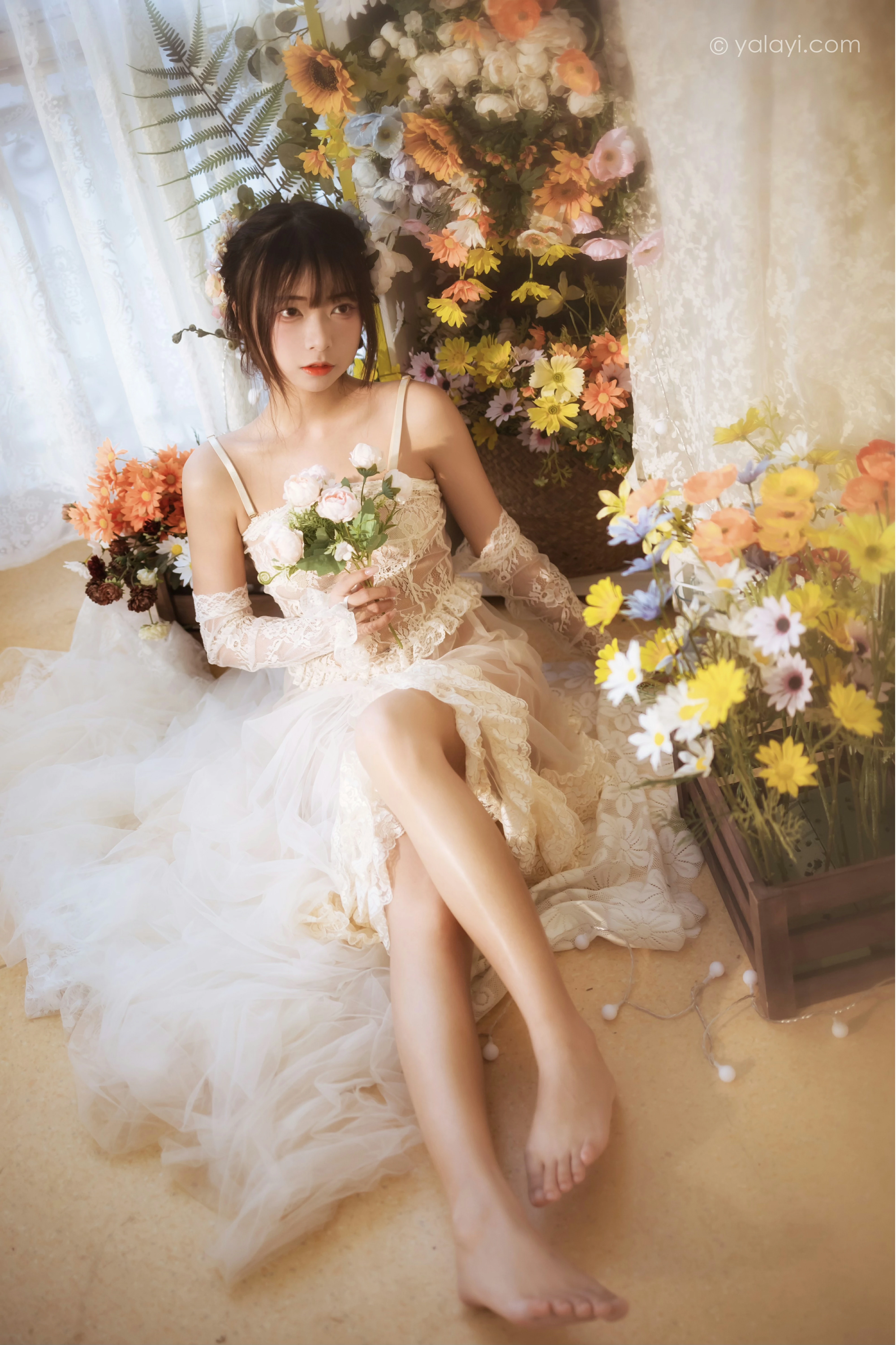 [YALAYI雅拉伊]NO.807 似梦初觉 阿禾 白色透视情趣连衣裙加蕾丝内衣性感私房写真集第2张