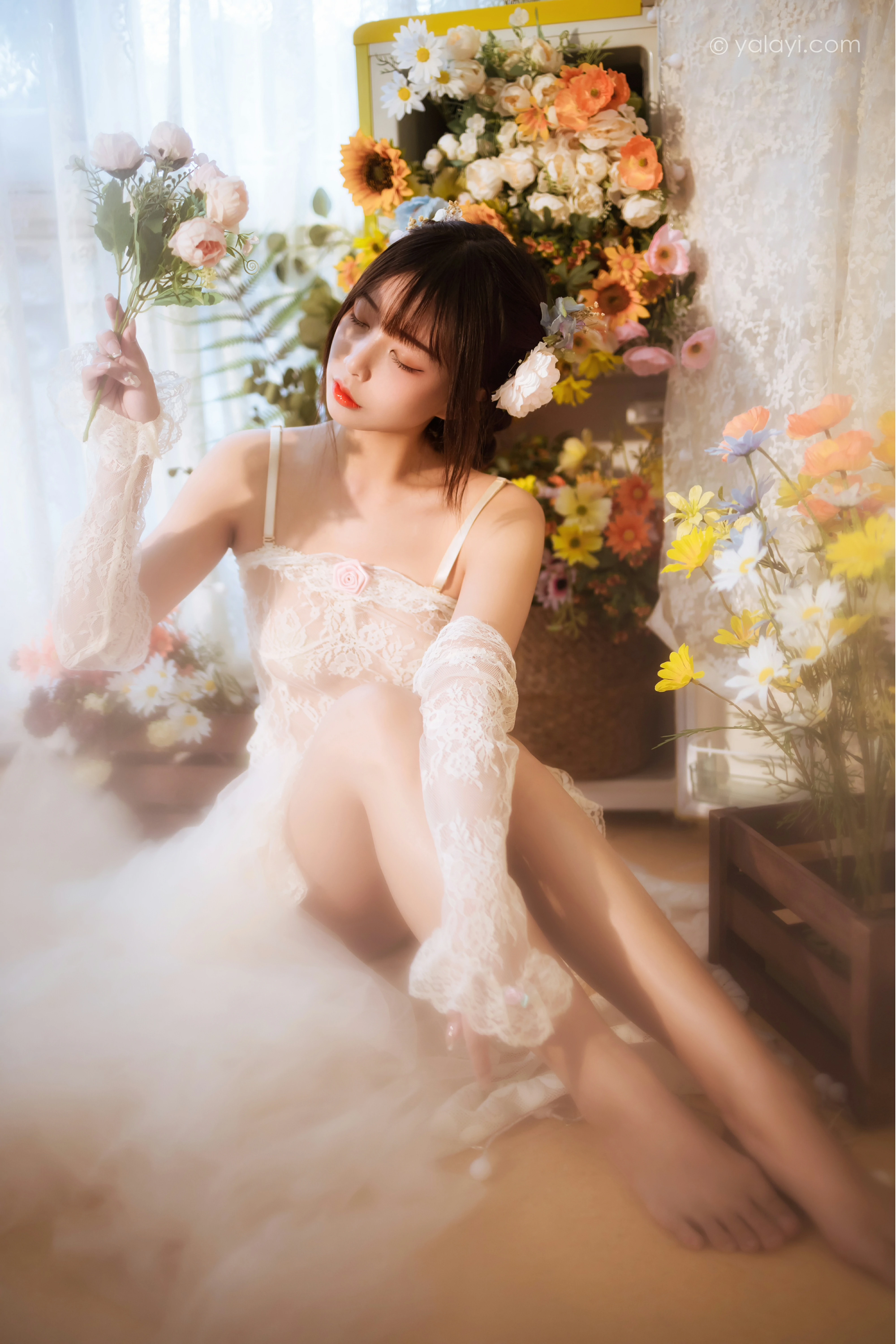 [YALAYI雅拉伊]NO.807 似梦初觉 阿禾 白色透视情趣连衣裙加蕾丝内衣性感私房写真集第3张