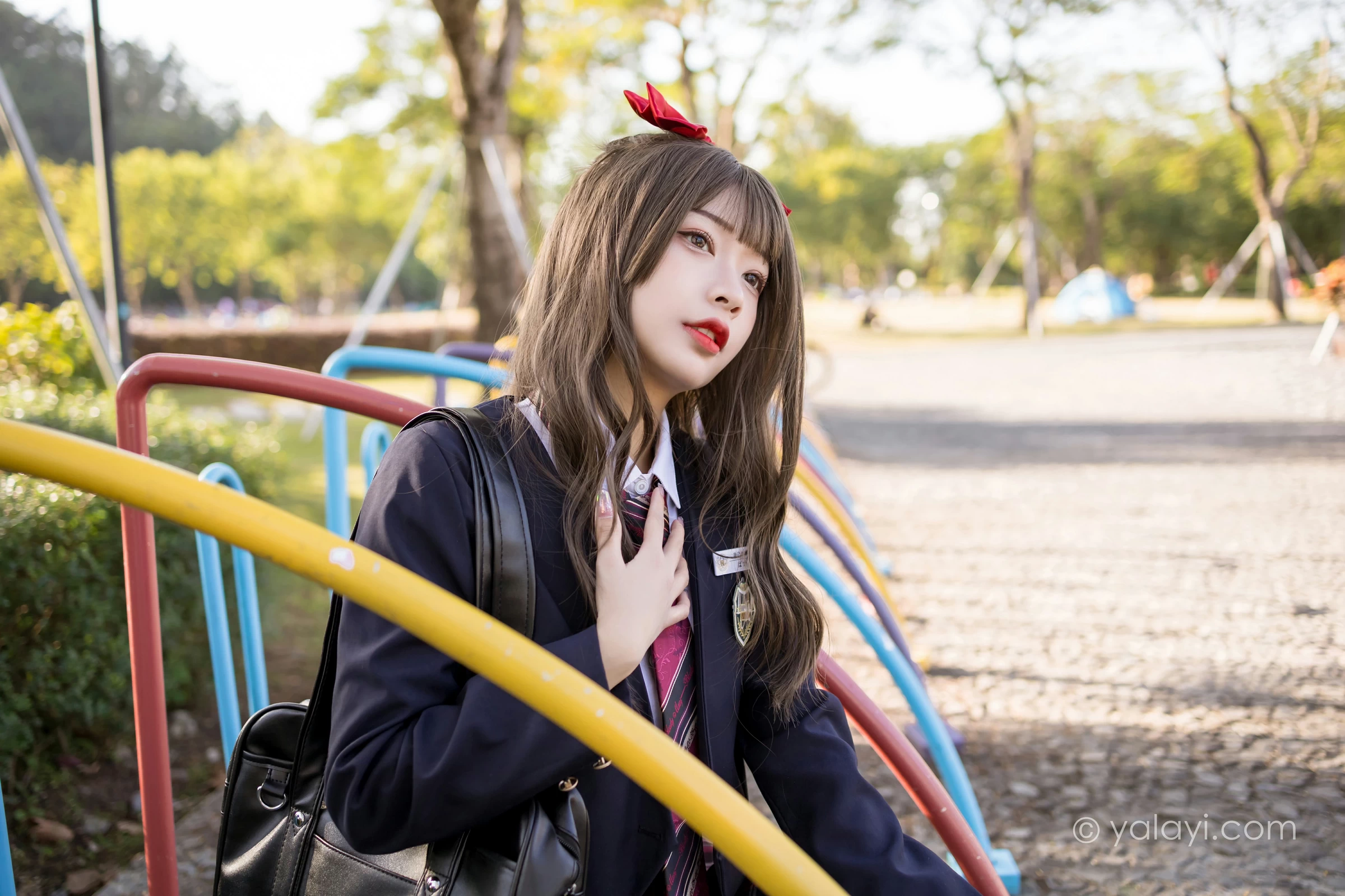 [YALAYI雅拉伊]2022.01.03 最美的青春 阿禾 蓝色JK制服衬衫加红色格子短裙私房写真集第13张