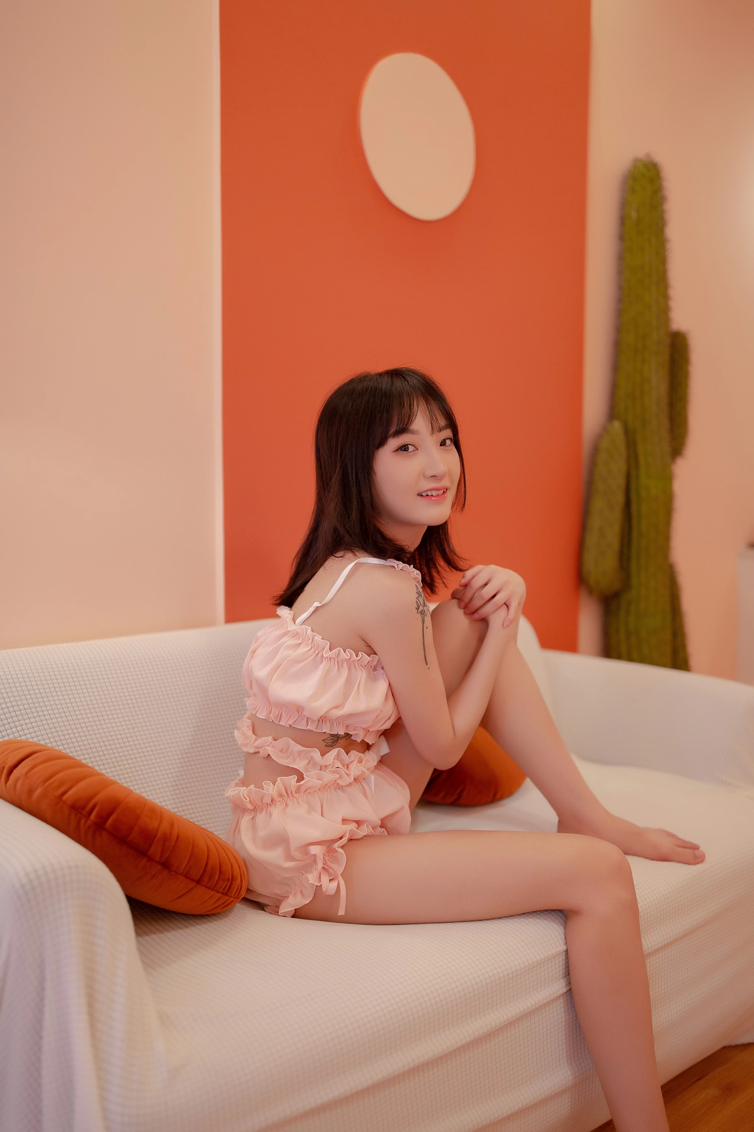 [YALAYI雅拉伊]NO.697 《女友宅日志》 落落 粉色情情趣内衣加短裤性感私房写真集第3张