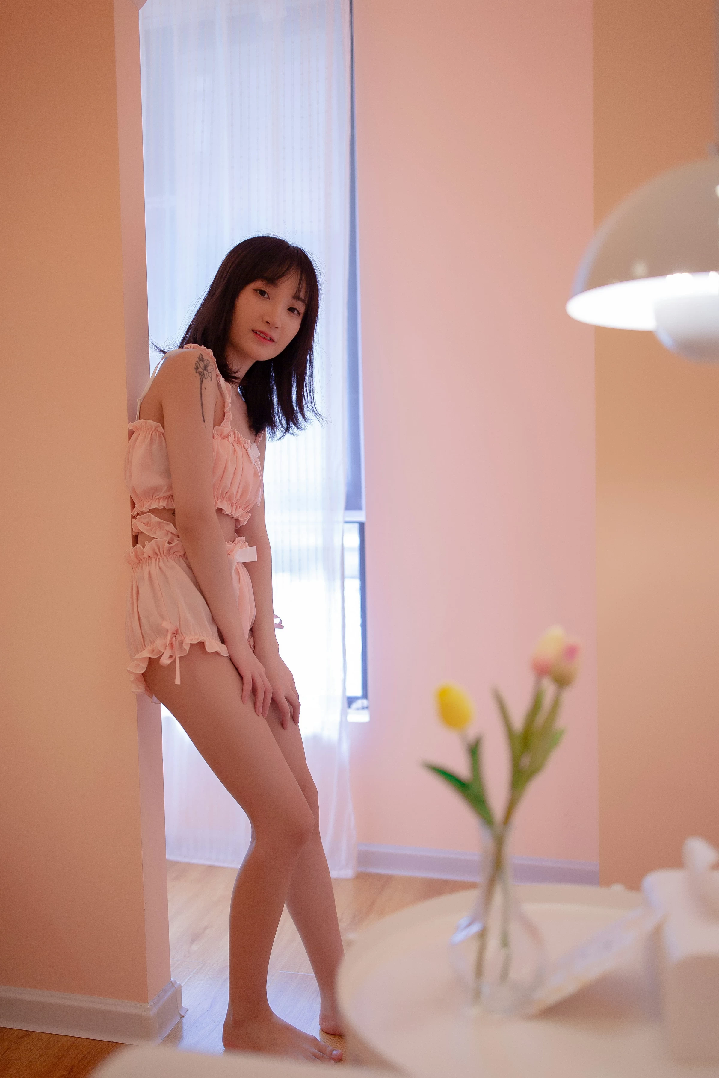 [YALAYI雅拉伊]NO.697 《女友宅日志》 落落 粉色情情趣内衣加短裤性感私房写真集第7张