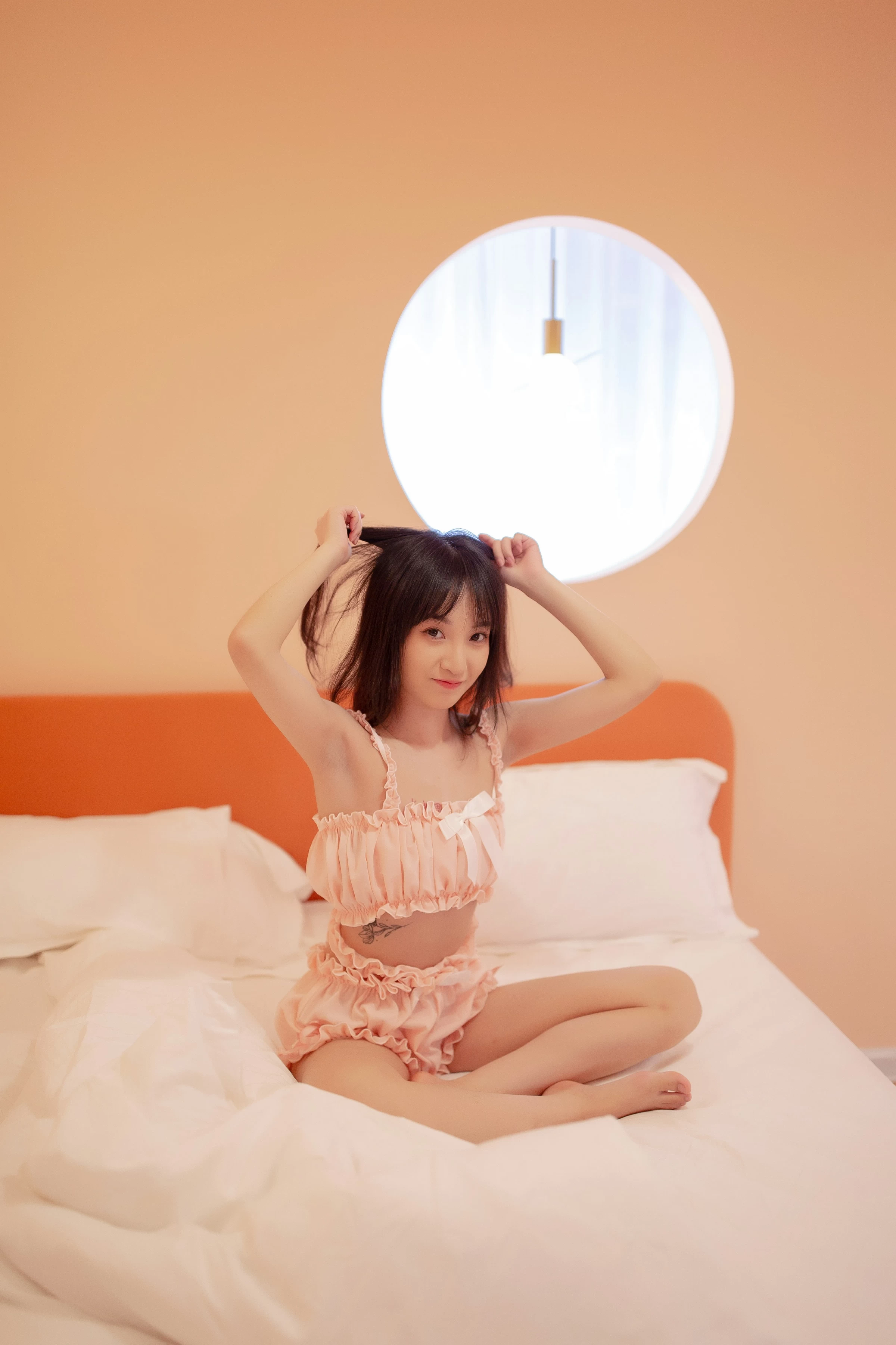 [YALAYI雅拉伊]NO.697 《女友宅日志》 落落 粉色情情趣内衣加短裤性感私房写真集第10张