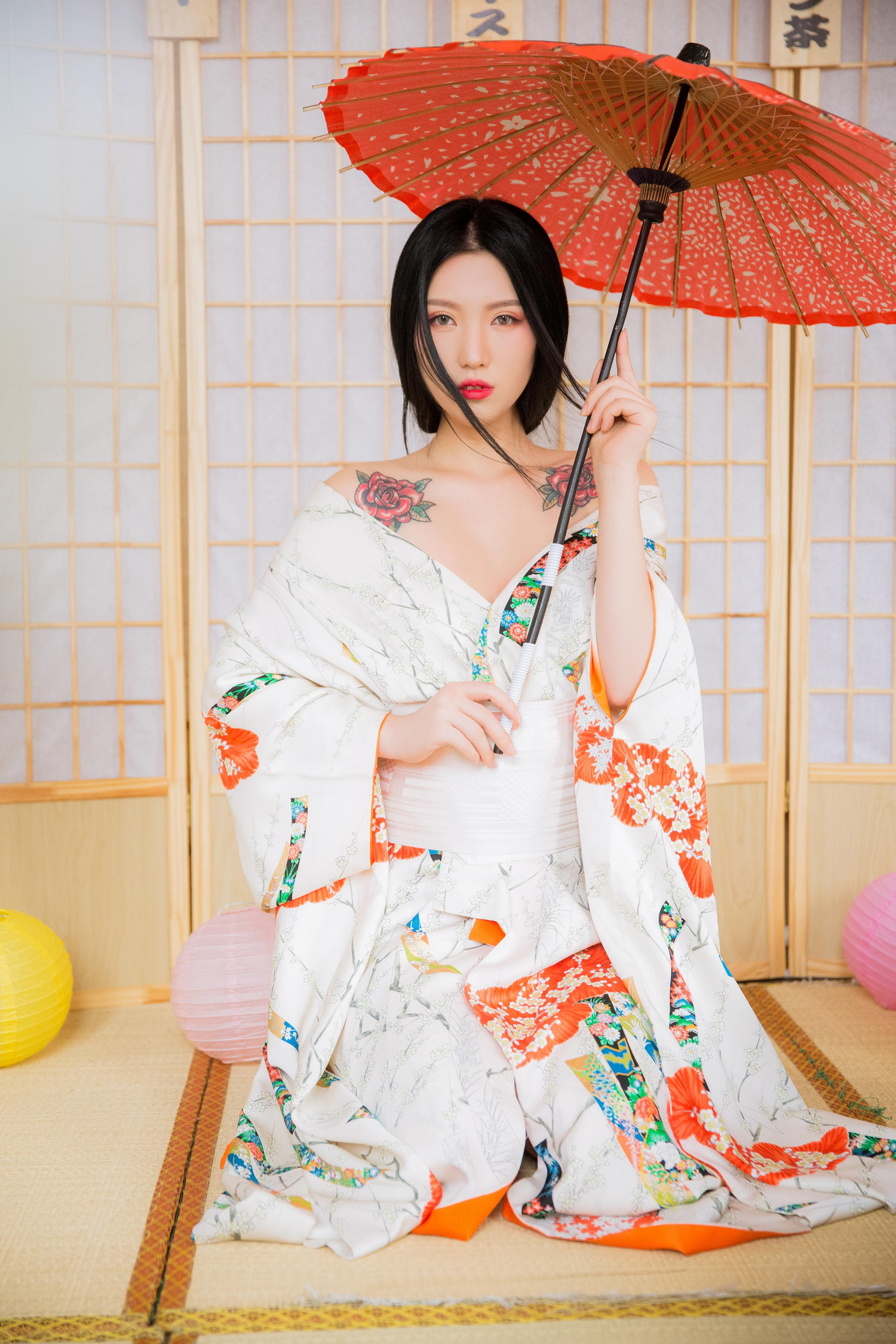 [YALAYI雅拉伊]2022.09.07 热辣辣 和服美女 镂空外套与粉色短裙加粉色内衣性感私房写真集第2张