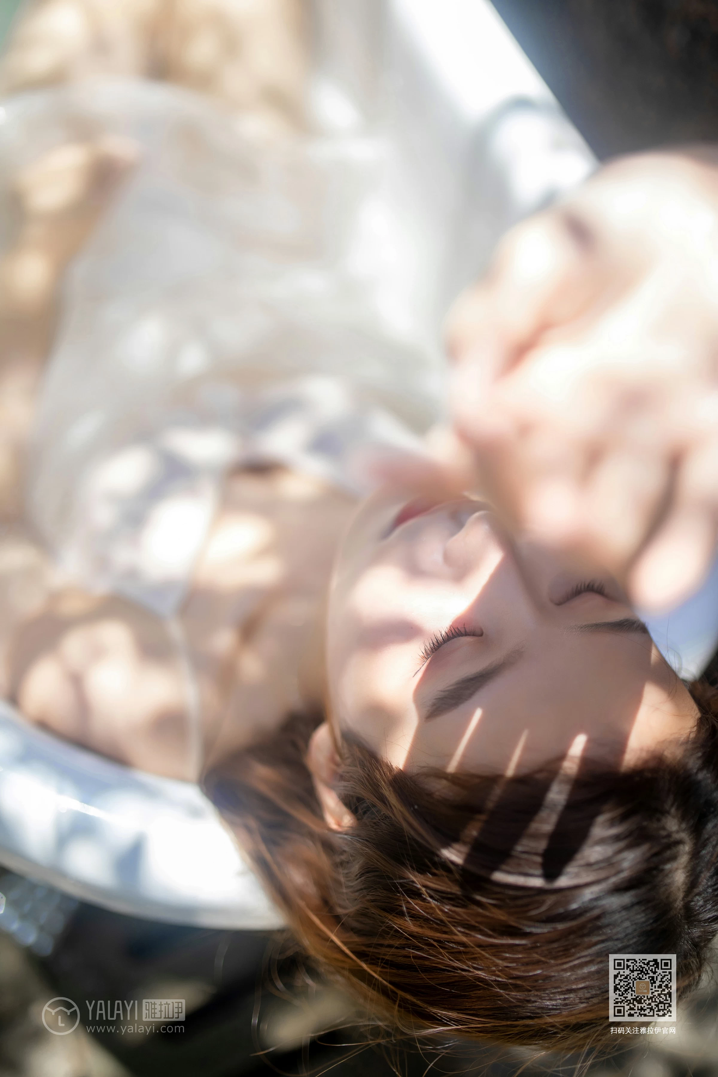 [YALAYI雅拉伊]Vol.453 天浴 令狐美 白色吊带透视连衣裙性感私房写真集第9张