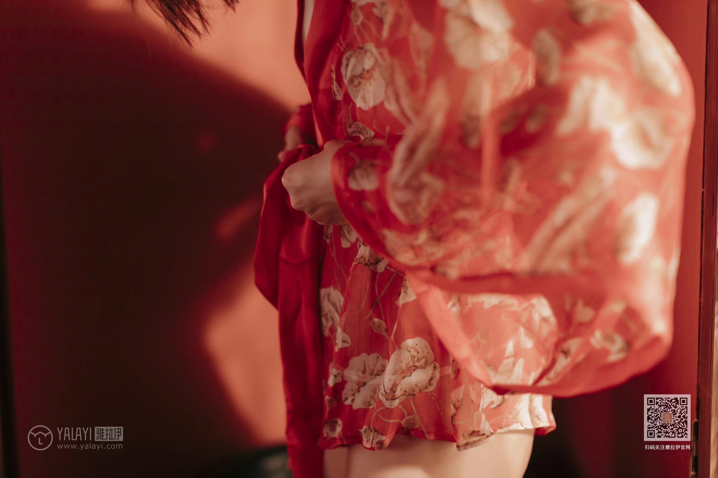 [YALAYI雅拉伊]Vol.460 红妆写真 佳佳 红色睡衣居家性感私房写真集第11张