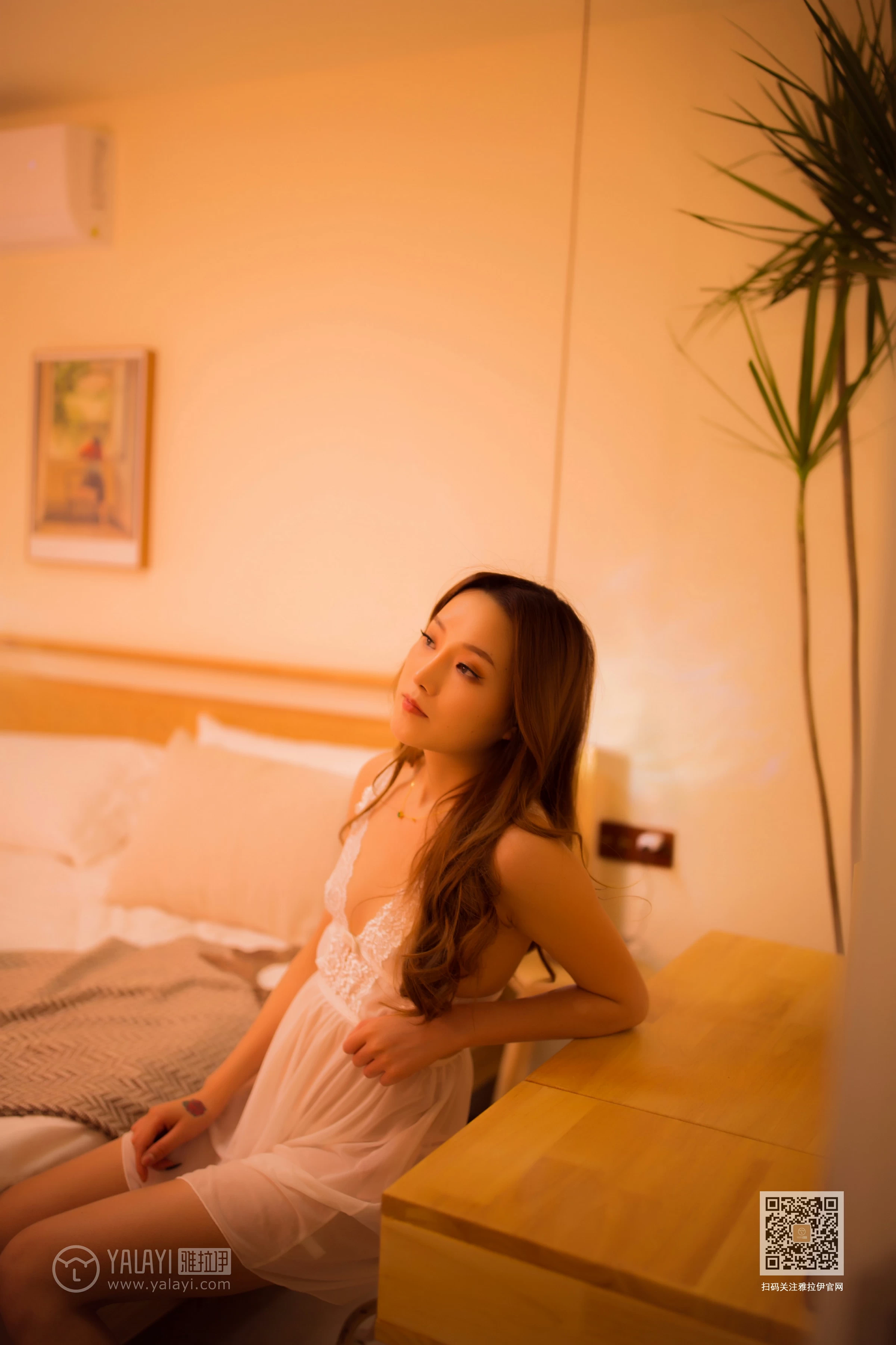 [YALAYI雅拉伊]Vol.461 下班快回来 上官莹莹 白色透视情趣睡衣性感私房写真集第14张