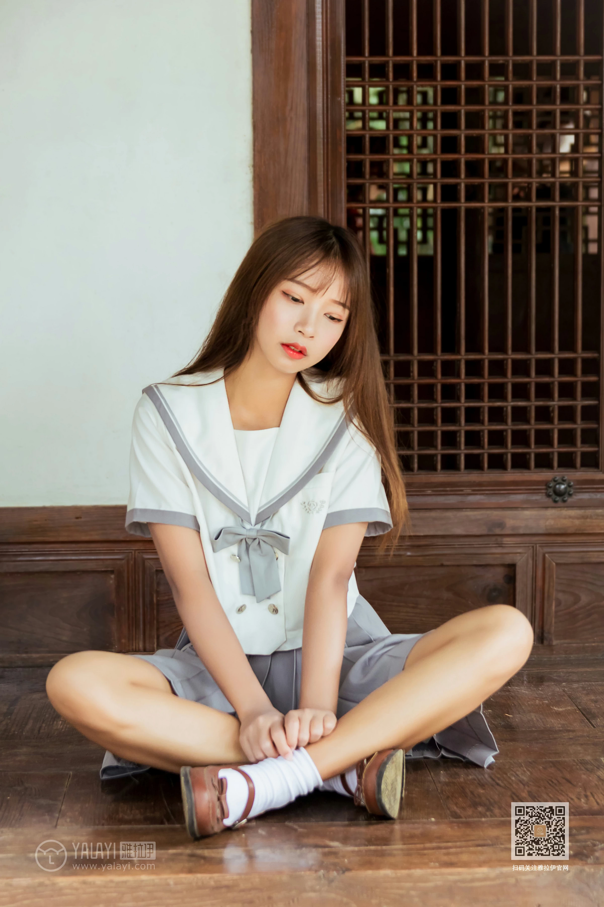 [YALAYI雅拉伊]Vol.471 越秀百褶裙少女 阿禾 日本高中女生制服加短裙性感私房写真集第15张