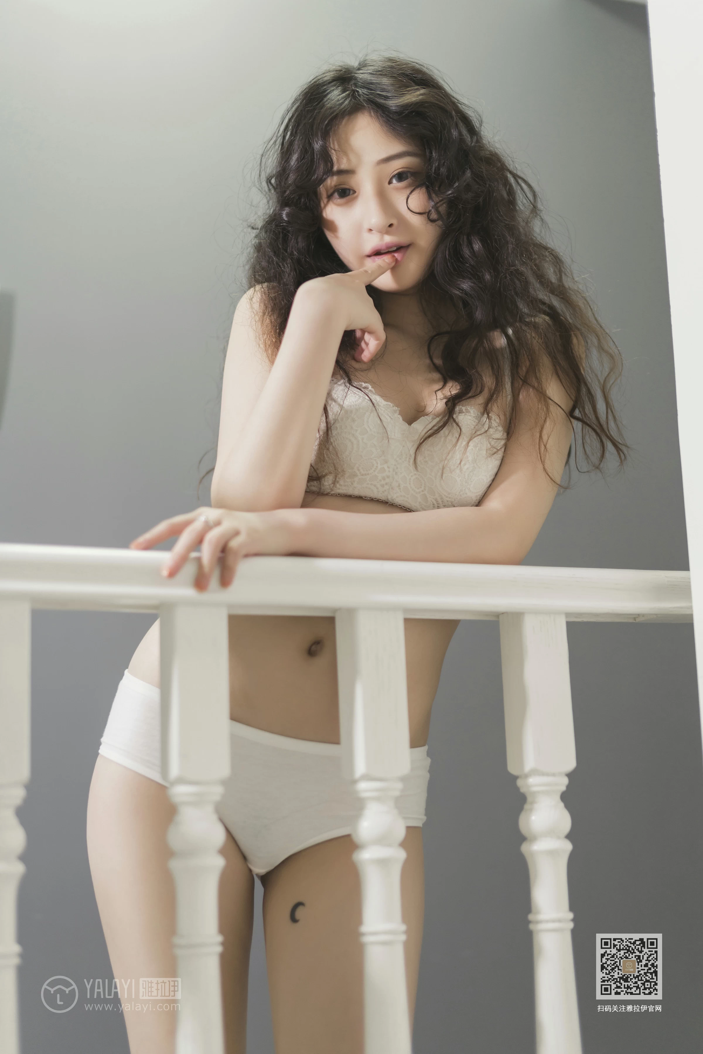 [YALAYI雅拉伊]Vol.474 吹落白衣裳 西子 白色蕾丝内衣居家性感私房写真集第19张
