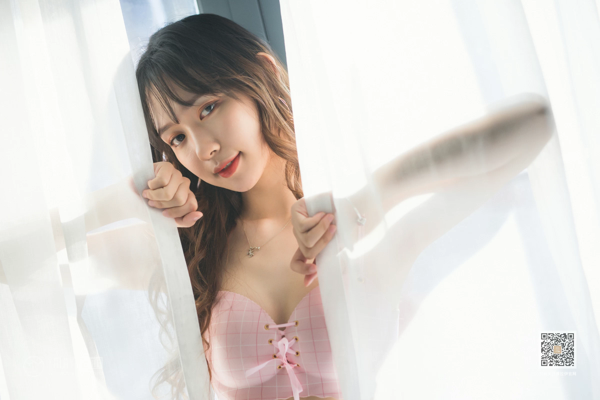 [YALAYI雅拉伊]Vol.517 触不可及的你 晓琳 粉色性感内衣居家私房写真集第17张