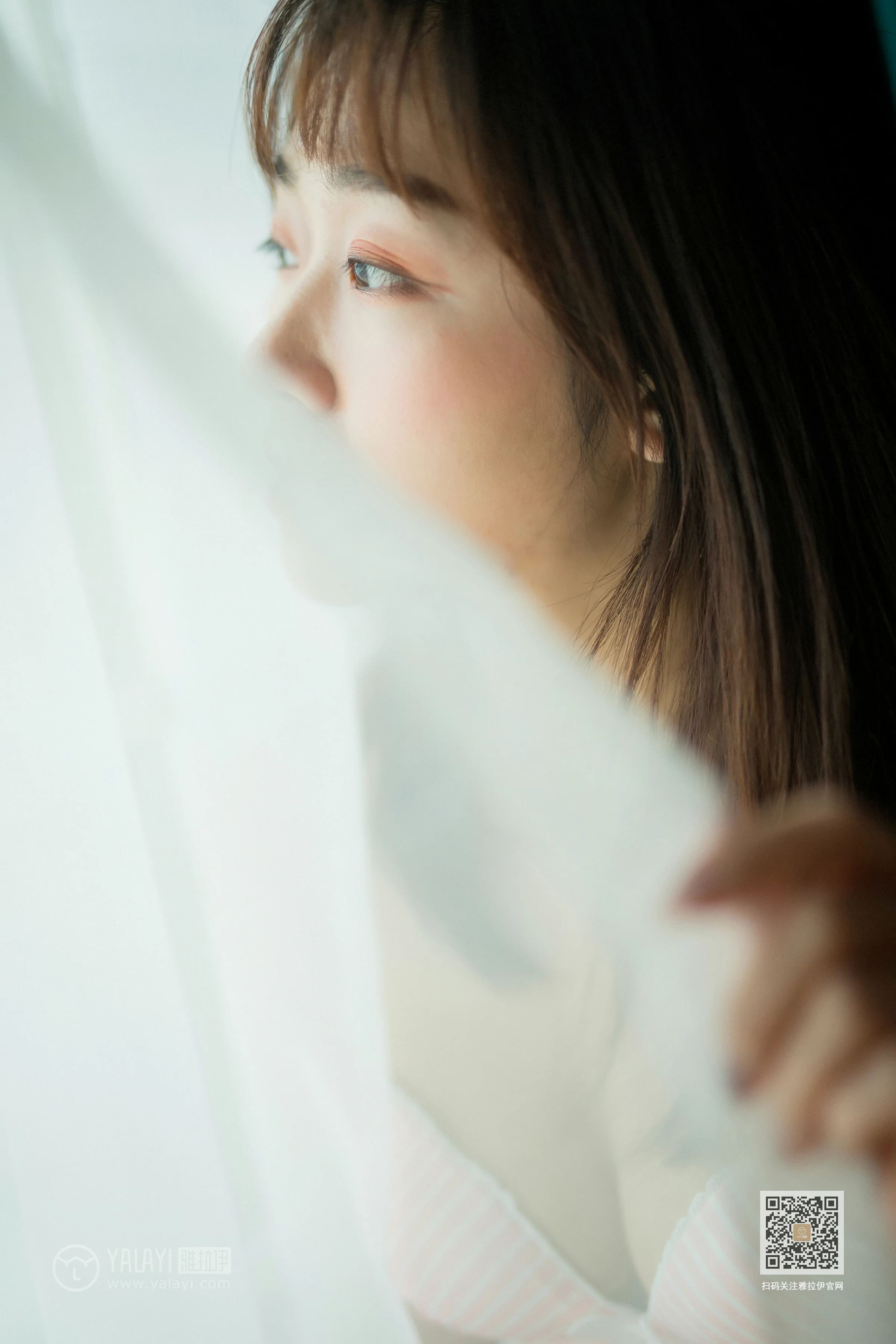 [YALAYI雅拉伊]Vol.531 穿毛衣好热 小颖 粉色毛衣加粉色内衣性感私房写真集第7张