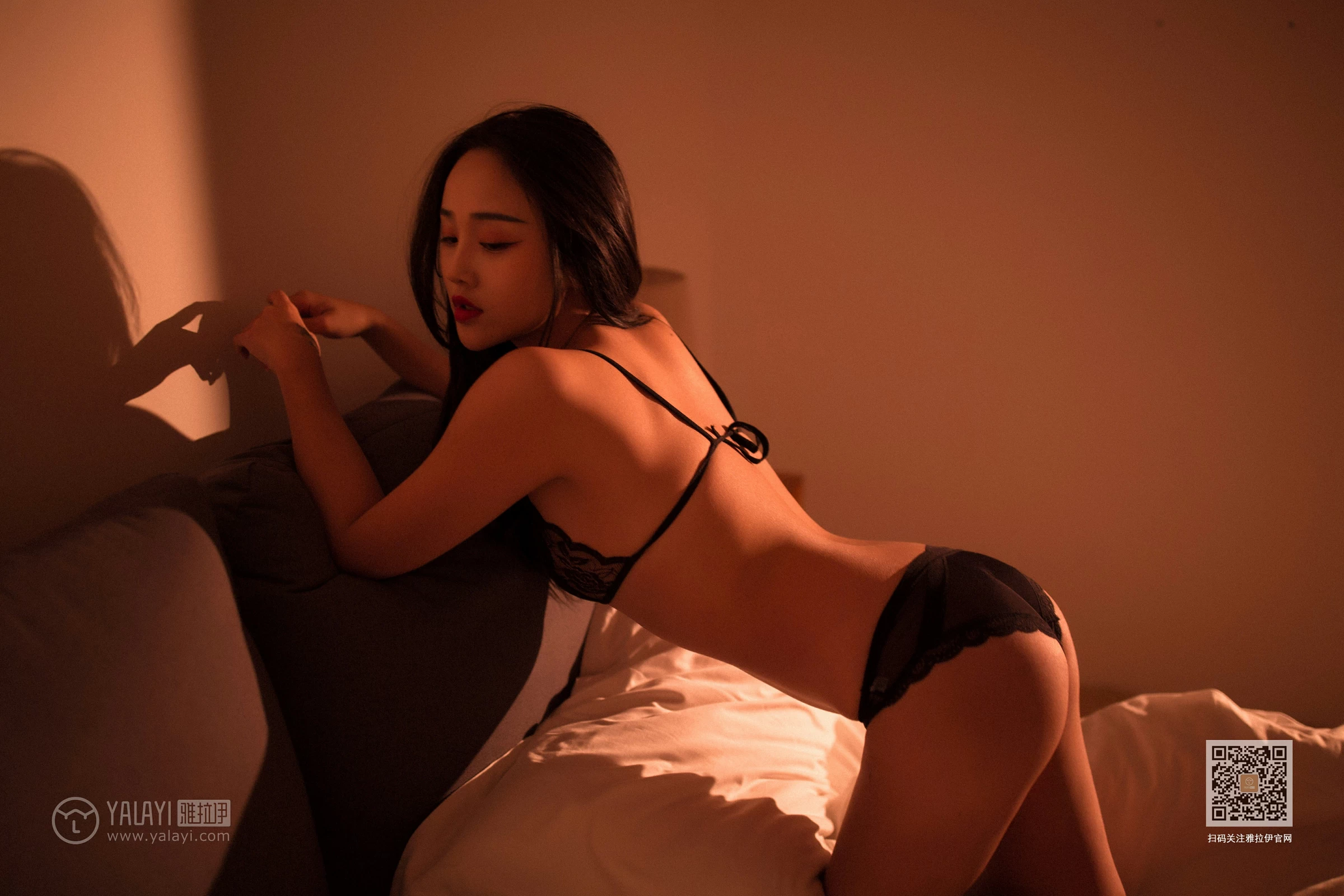 [YALAYI雅拉伊]Vol.522 黑色尤物 优优 透视情趣蕾丝内衣性感私房写真集第9张