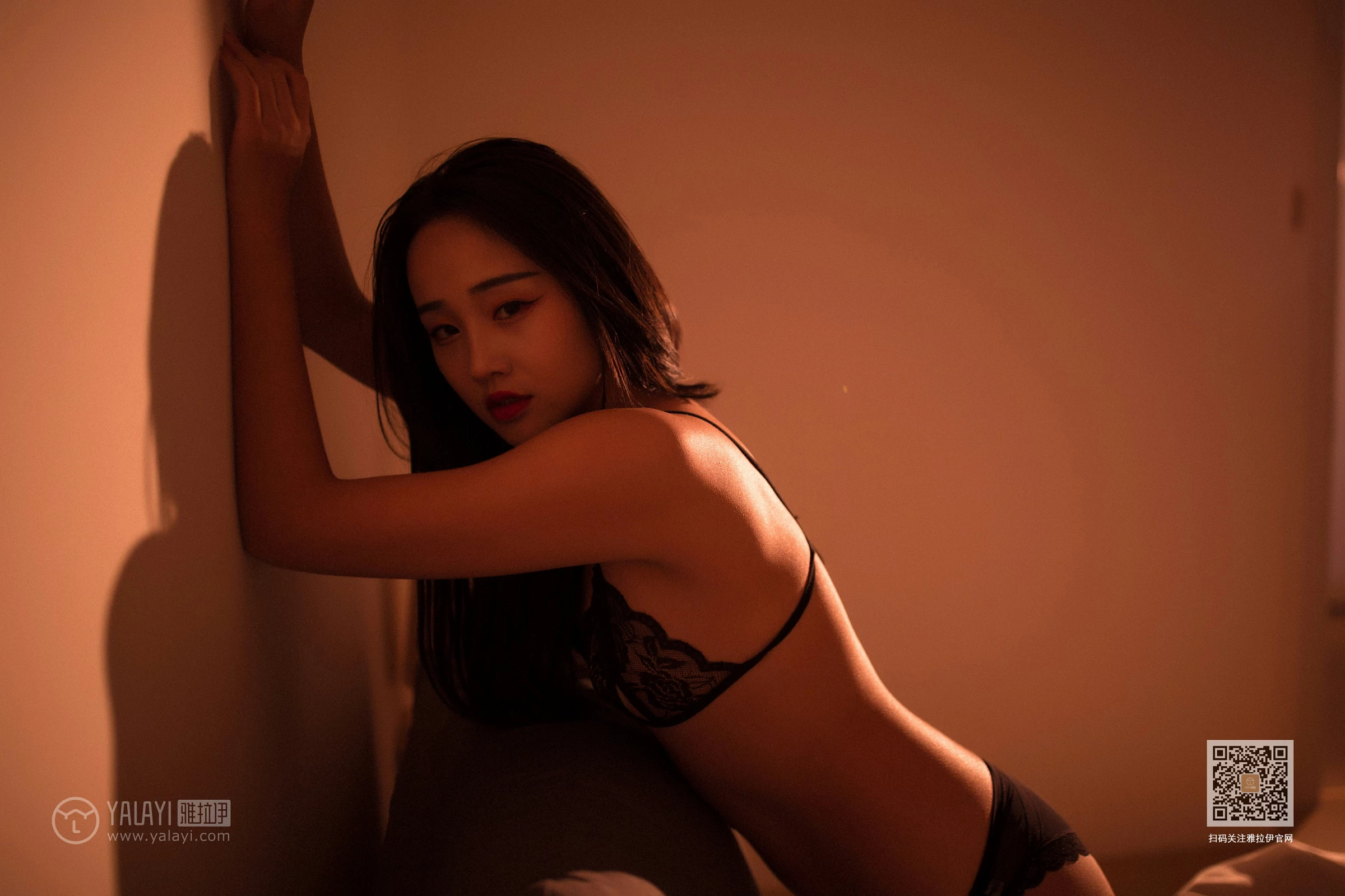 [YALAYI雅拉伊]Vol.522 黑色尤物 优优 透视情趣蕾丝内衣性感私房写真集第10张