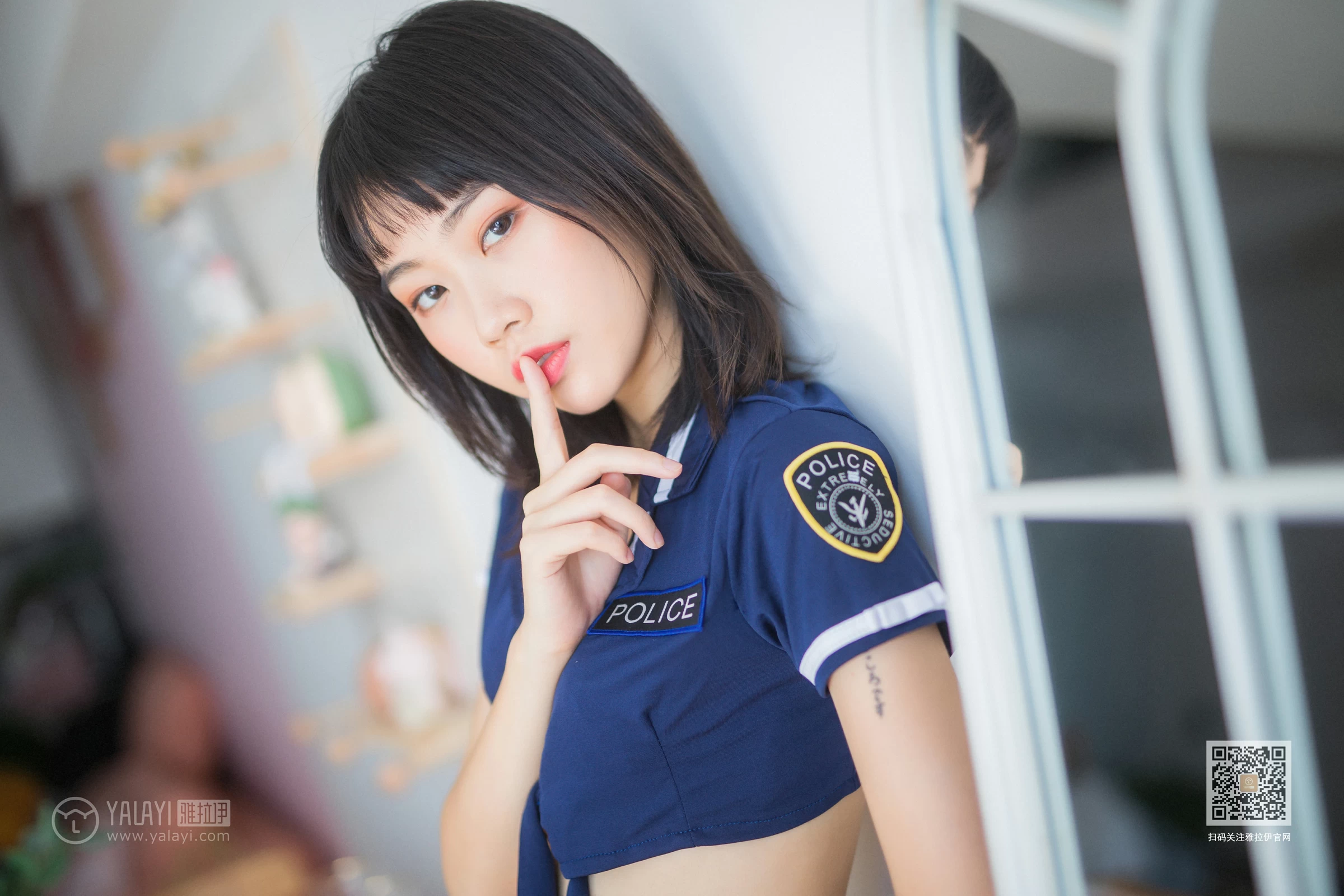[YALAYI雅拉伊]Vol.544 雷霆警花 粉粉 蓝色情趣制服加短裙性感私房写真集第9张