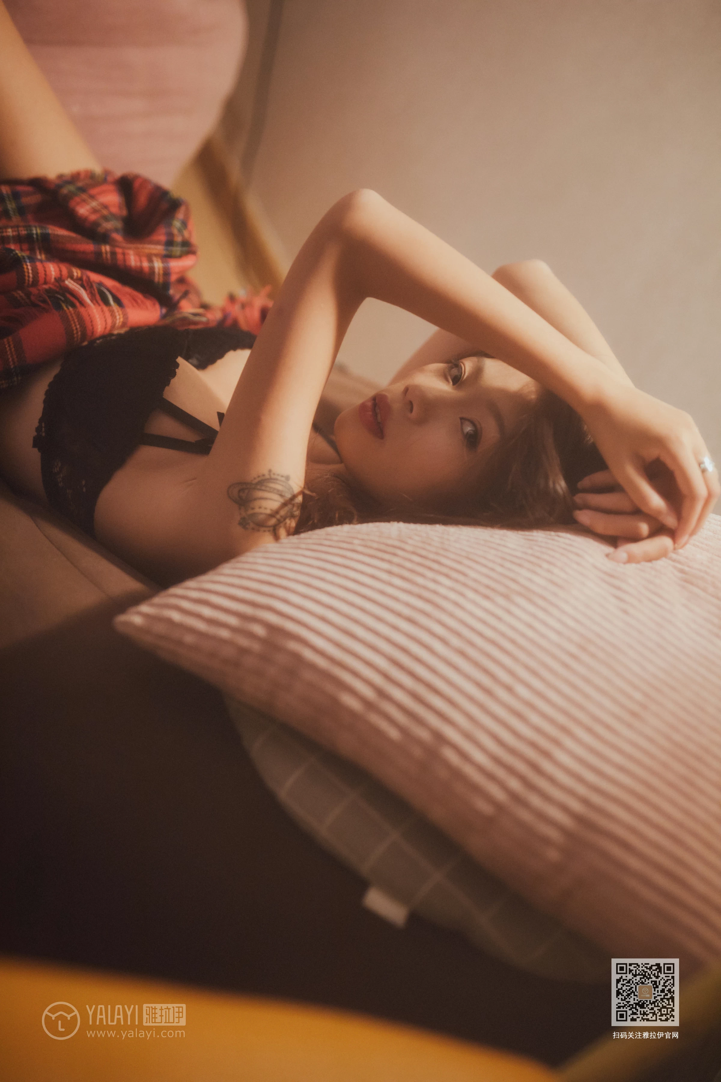 [YALAYI雅拉伊]Vol.548 梦境里的情人 静初 黑色蕾丝内衣性感私房写真集第6张