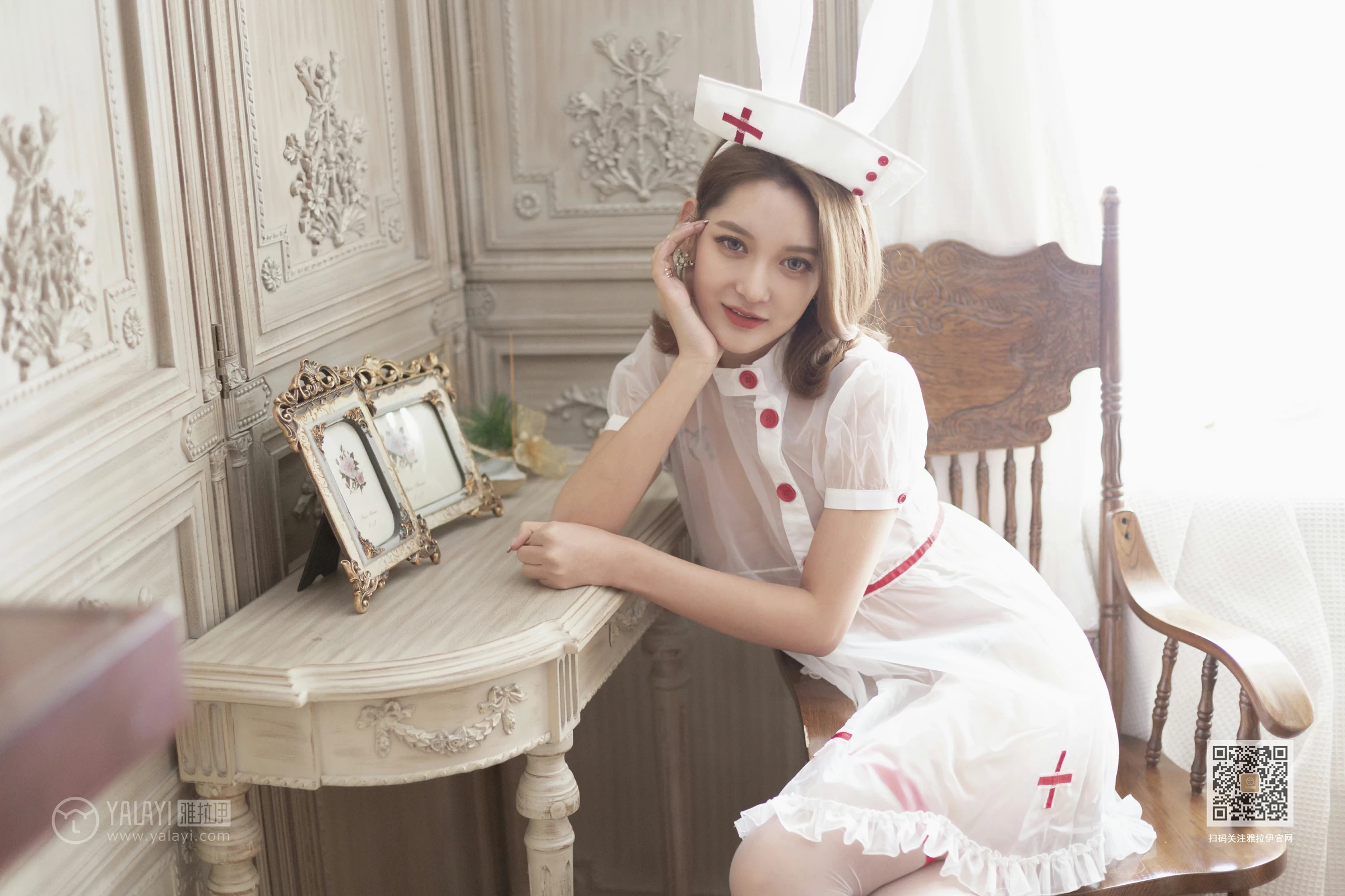 [YALAYI雅拉伊]Vol.556 最美守护者 刘子炀 透视情趣护士制服加白色丝袜美腿玉足性感私房写真集第9张