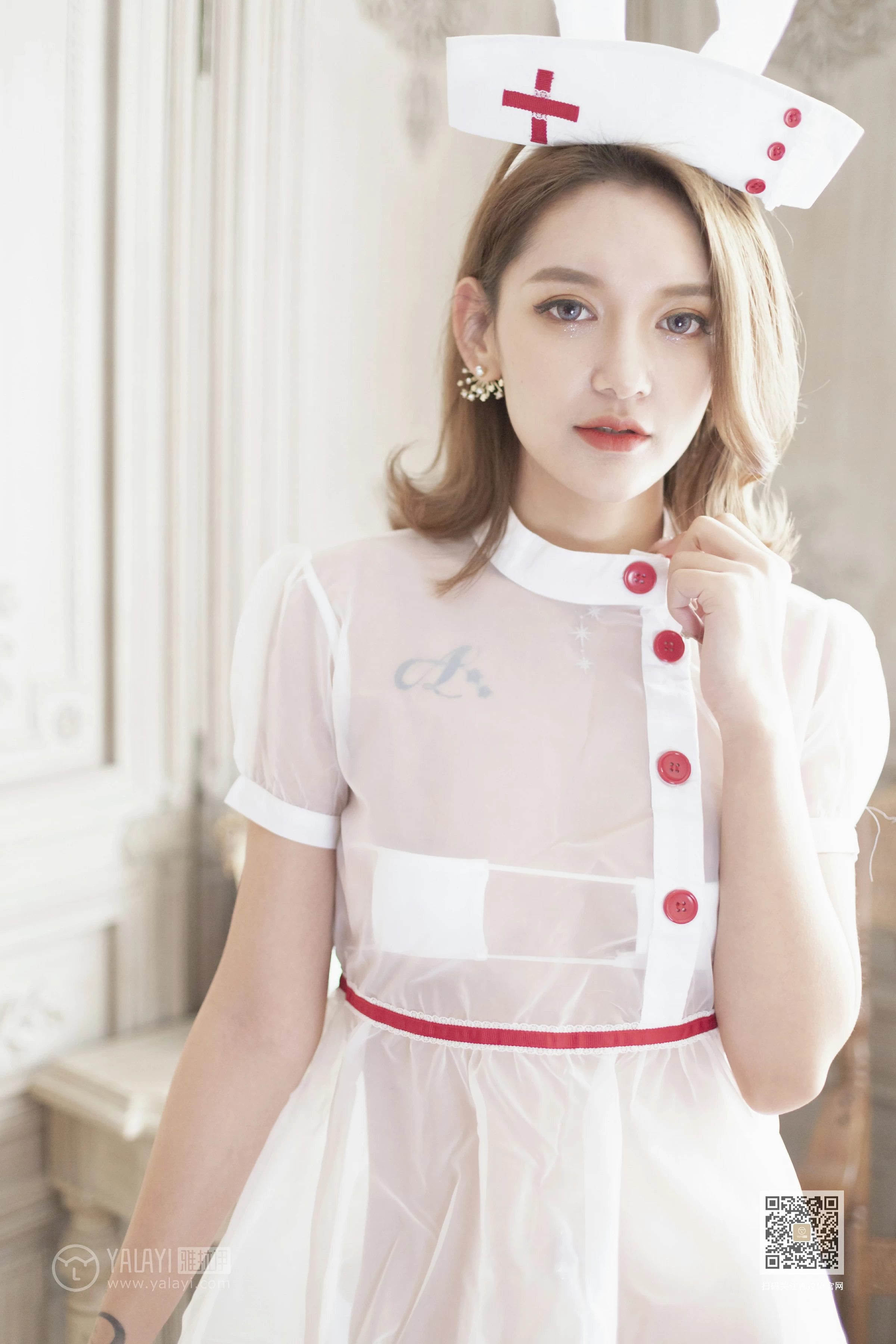 [YALAYI雅拉伊]Vol.556 最美守护者 刘子炀 透视情趣护士制服加白色丝袜美腿玉足性感私房写真集第10张