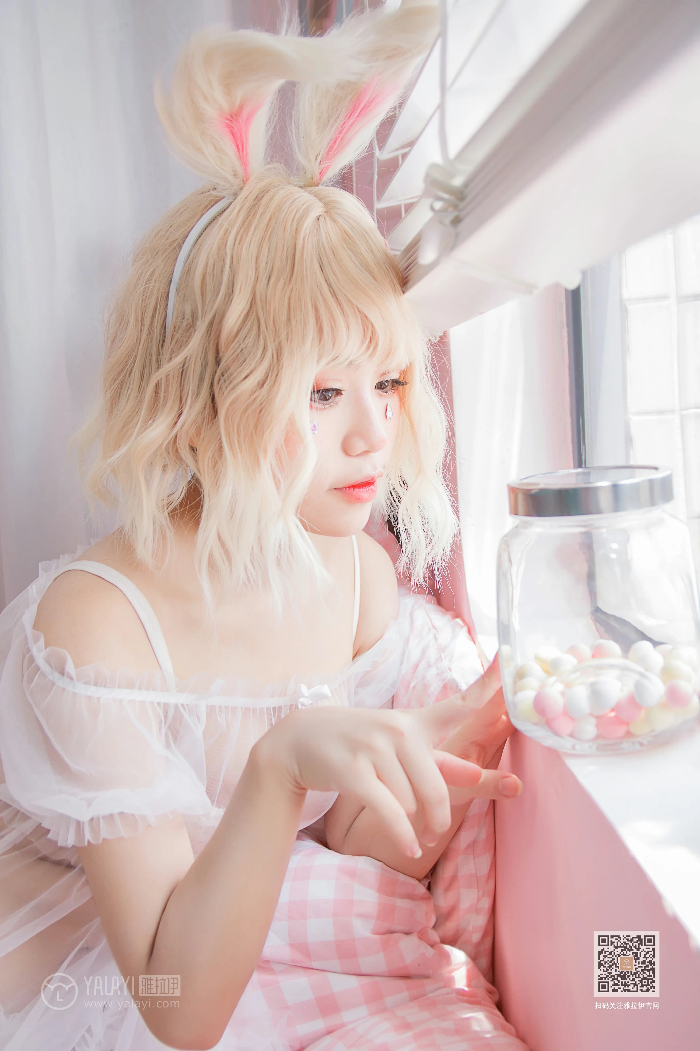 [YALAYI雅拉伊]Vol.557 阿狸的糖果罐 安安 透视情趣制服内衣加白色丝袜美腿玉足性感私房写真集第8张