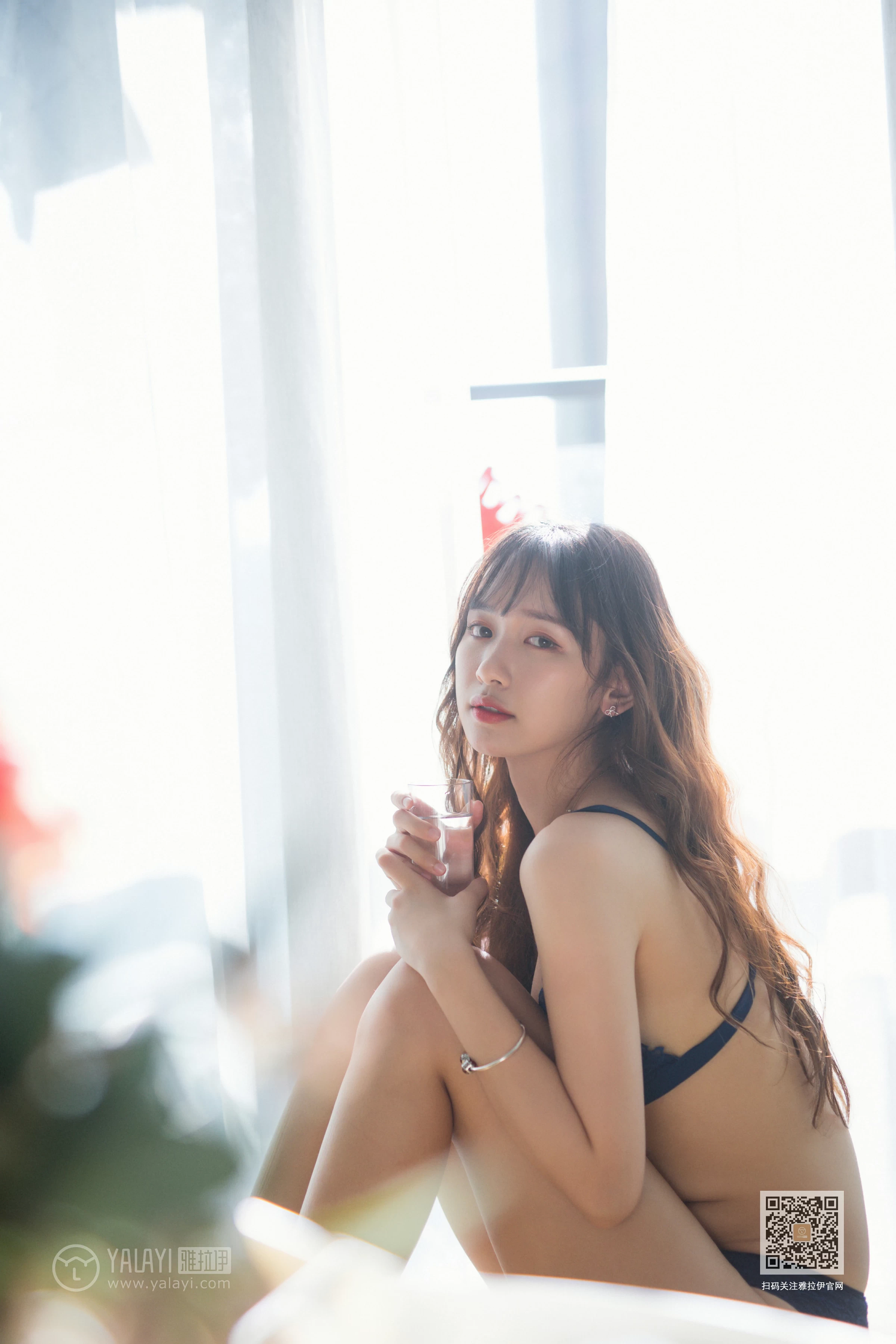 [YALAYI雅拉伊]Vol.568 想见你 晓琳 蓝色蕾丝内衣性感私房写真集第13张