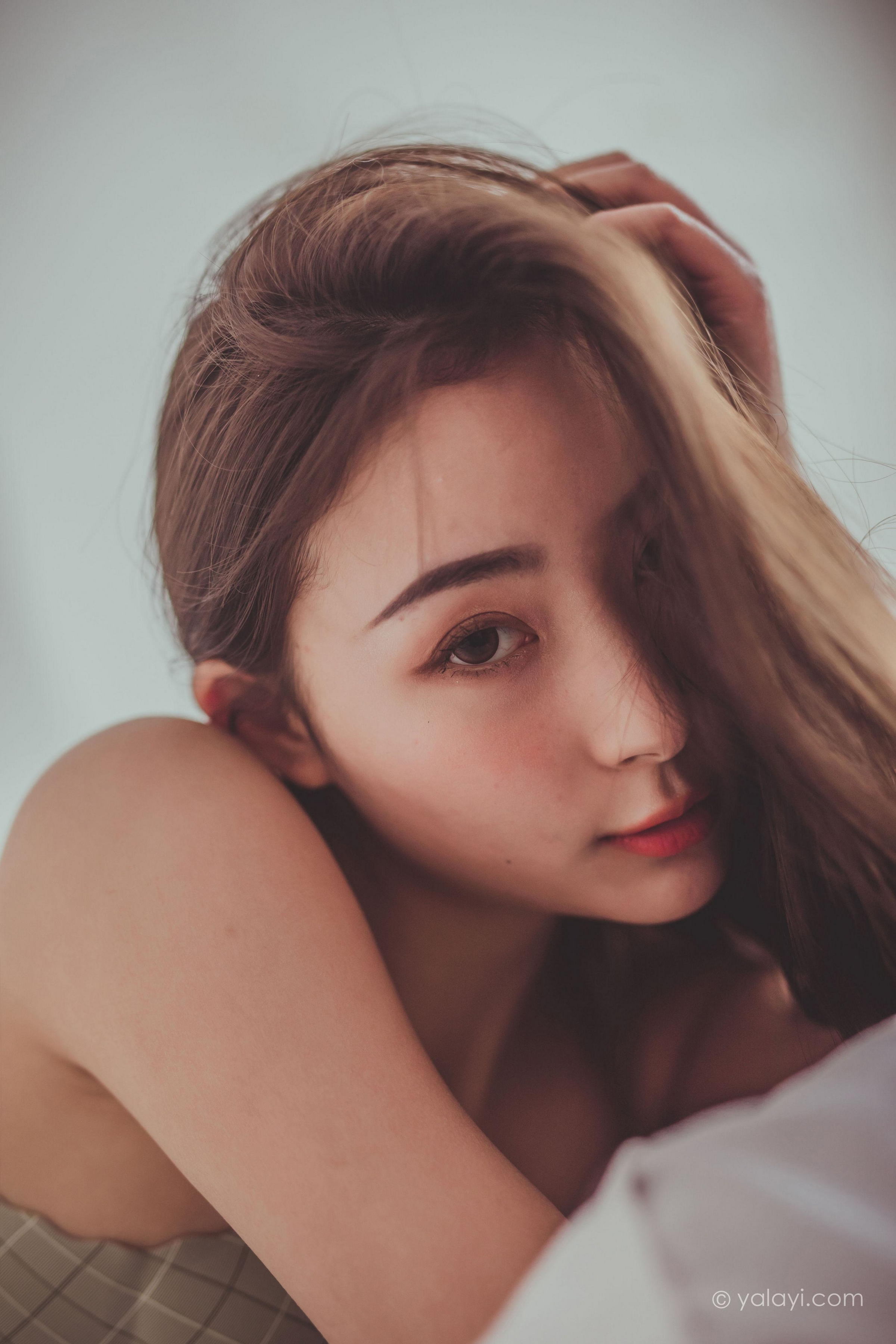 [YALAYI雅拉伊]Vol.587 蜗居 海棠 灰色内衣居家性感私房写真集第13张