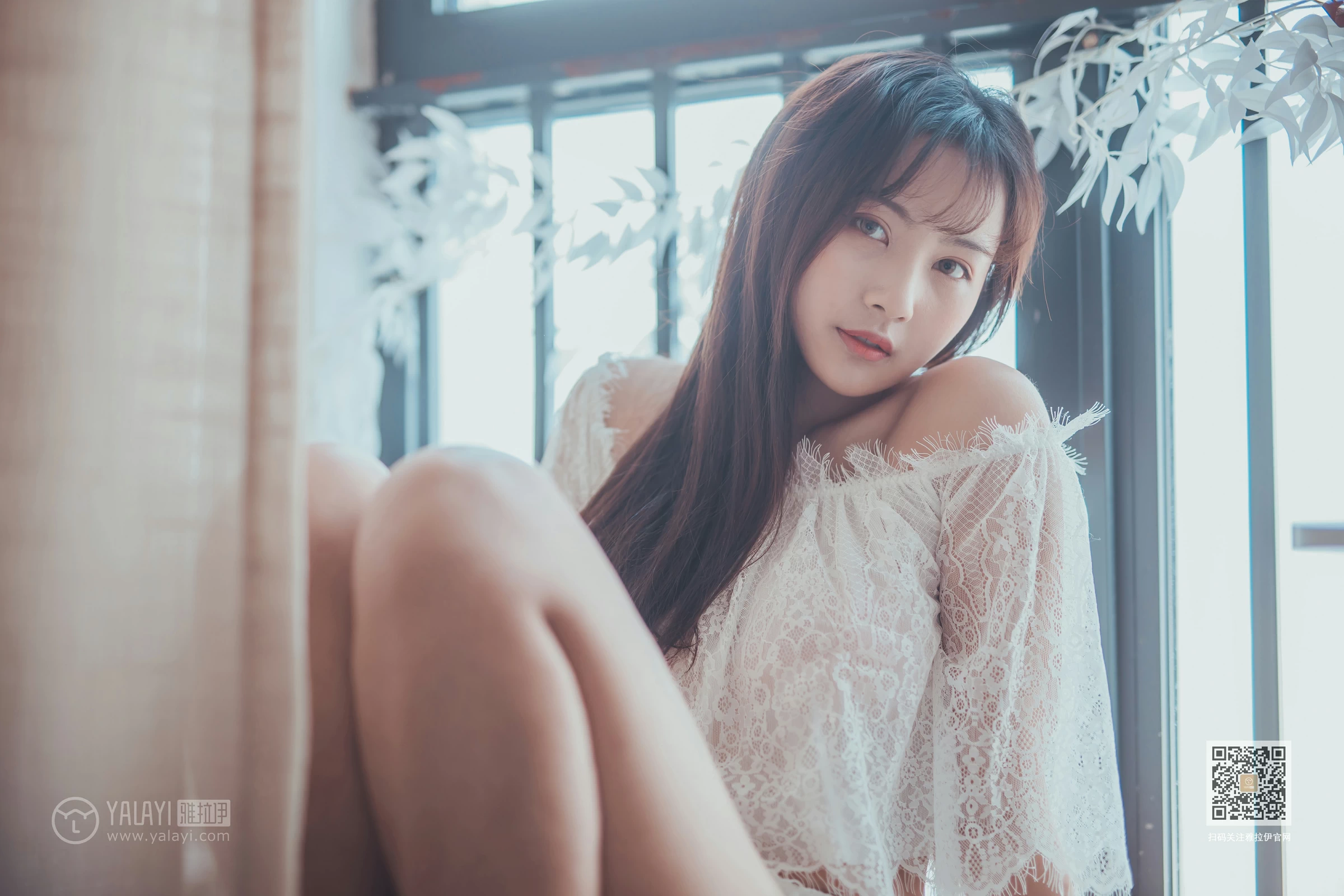 [YALAYI雅拉伊]Vol.588 清水有毒 唐芯 白色透视镂空上衣加短裤性感私房写真集第6张