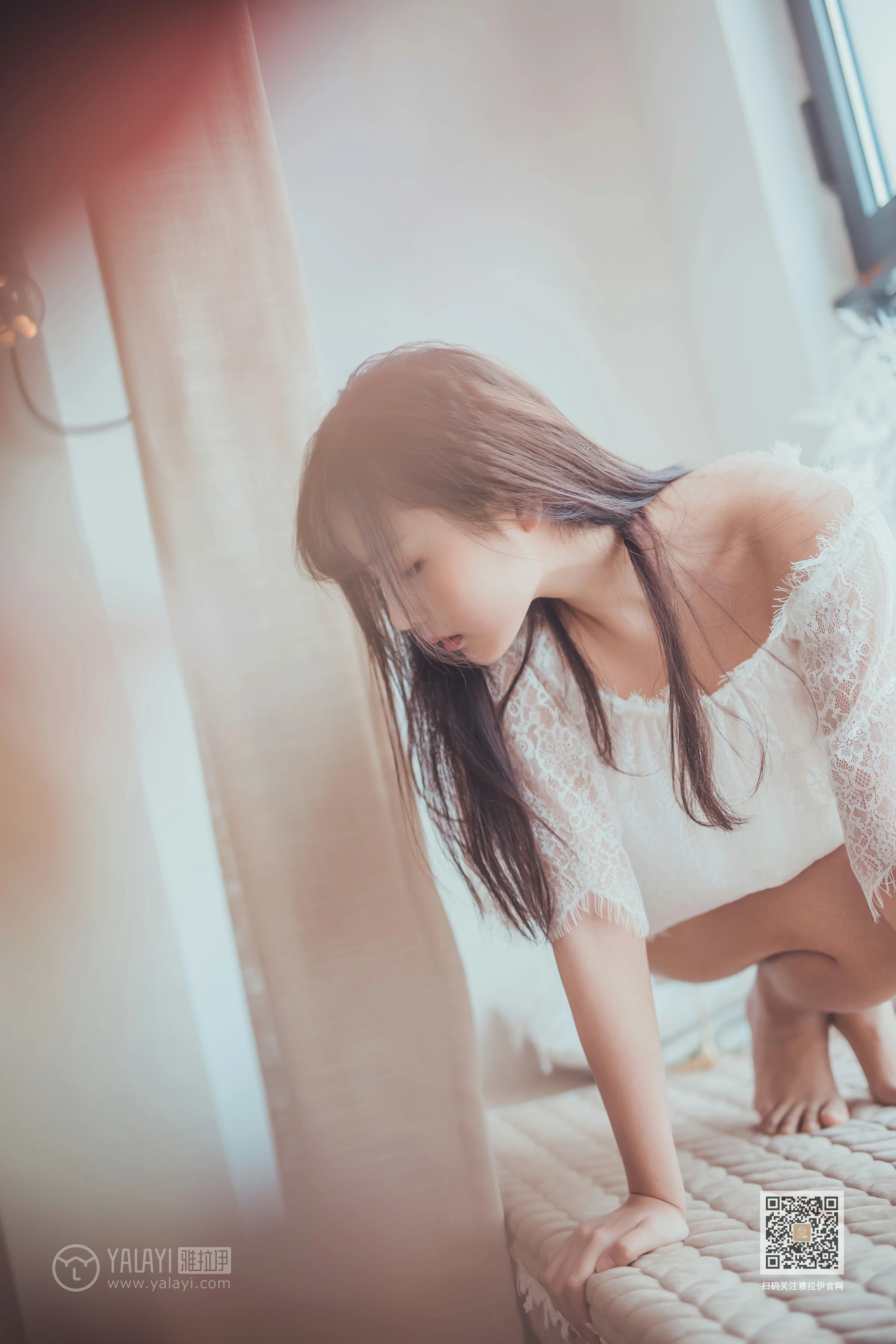 [YALAYI雅拉伊]Vol.588 清水有毒 唐芯 白色透视镂空上衣加短裤性感私房写真集第7张