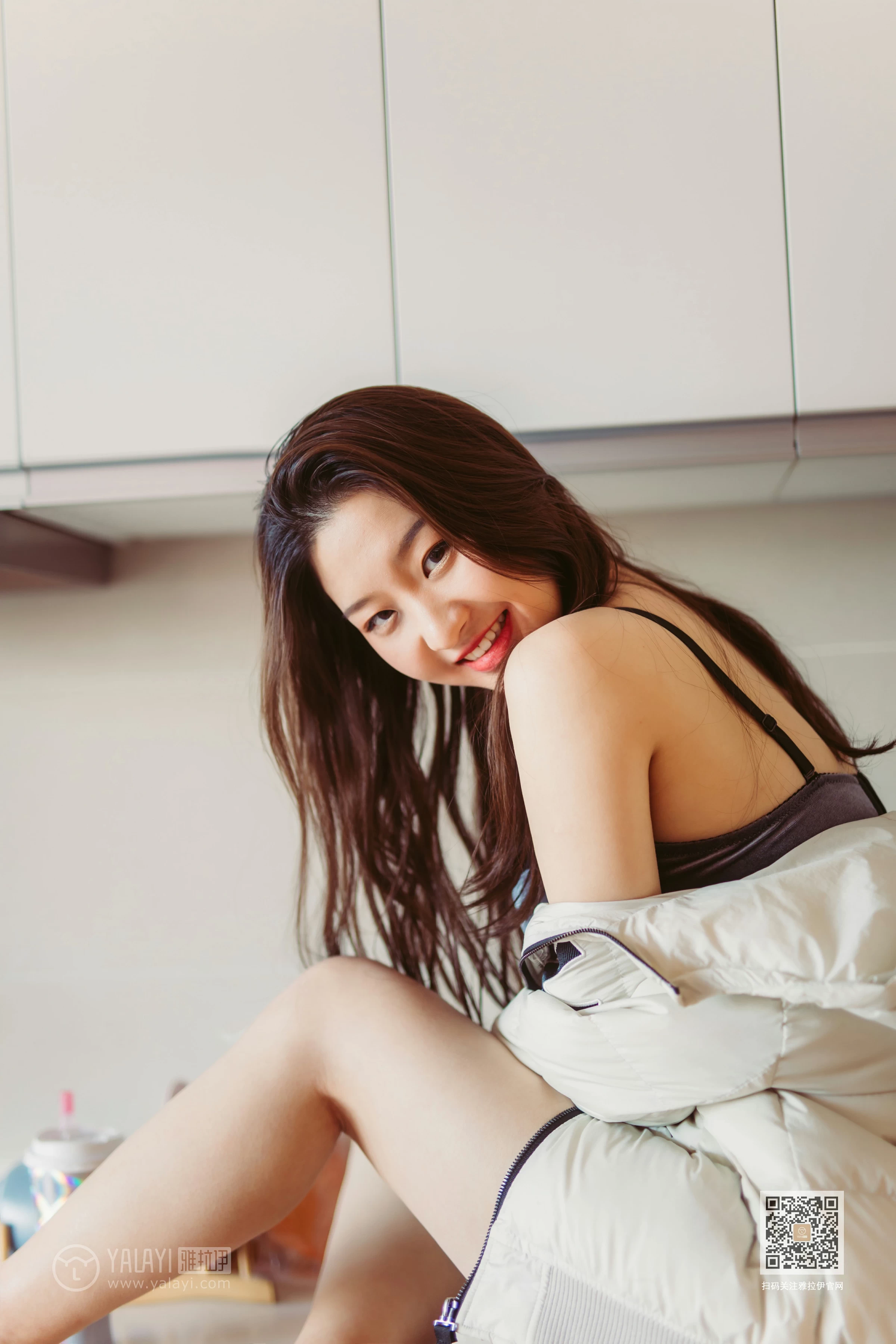 [YALAYI雅拉伊]NO.603 《新晋女友》明月 蓝色蕾丝内衣居家性感私房写真集第7张