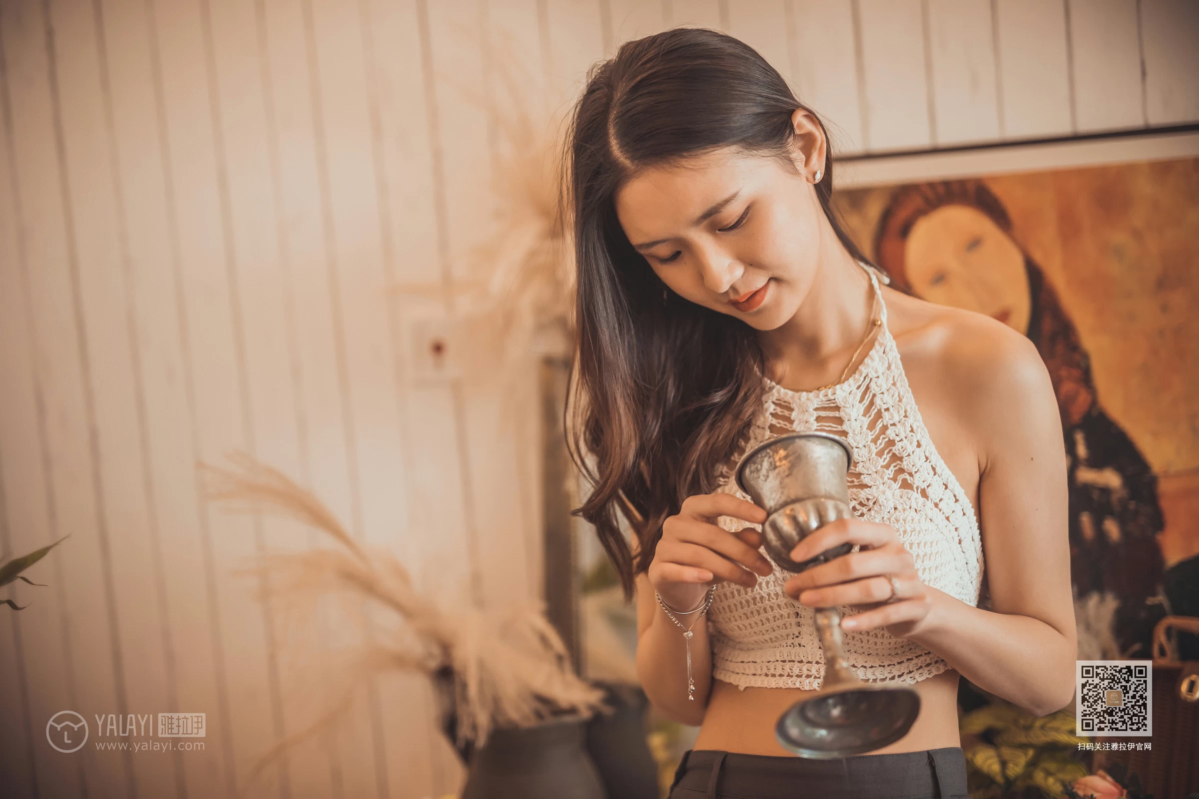 [YALAYI雅拉伊]NO.614 《我们约会吧》 尹梦 白色镂空内衣加灰色短裙性感私房写真集第10张