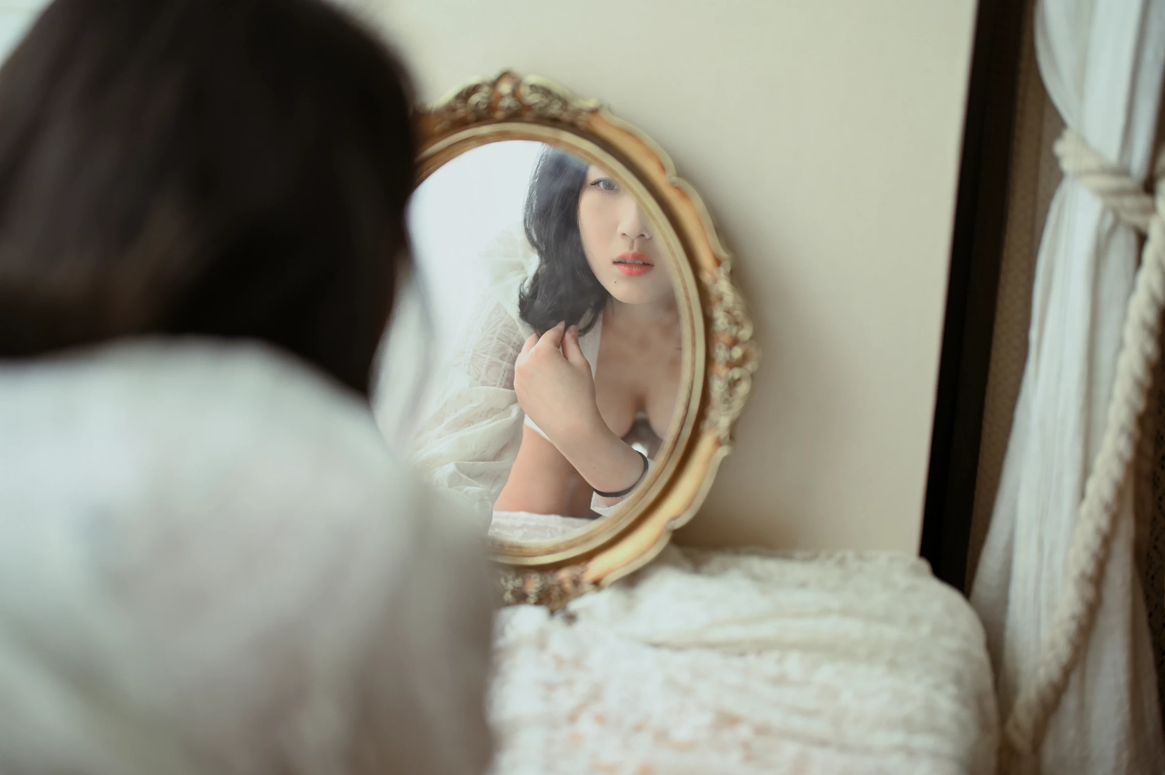 [YALAYI雅拉伊]NO.615 《闺中处子》 沈伊 白色透视镂空衬衫加内衣性感私房写真集第2张