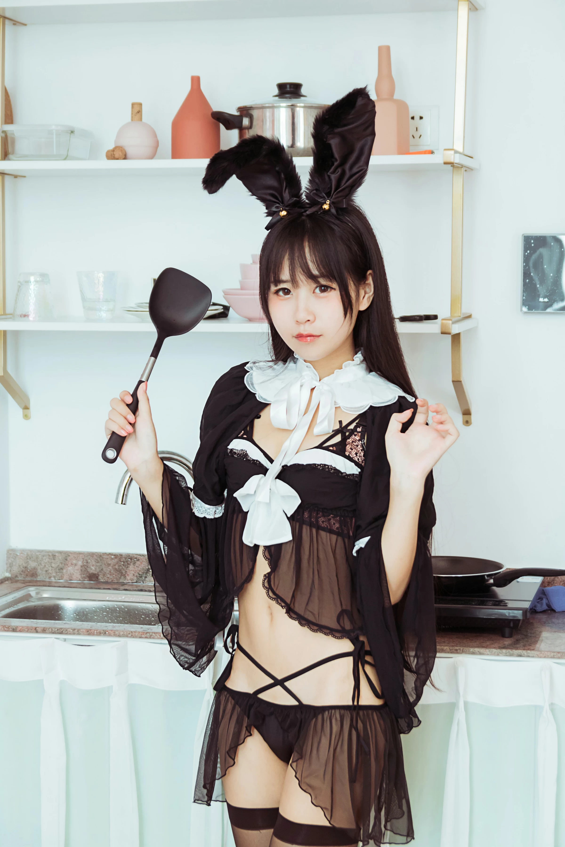 [YALAYI雅拉伊]NO.616 《今晚穿了女仆装》 甜酱吖 黑色情趣制服内衣加黑丝美腿性感私房写真集第2张