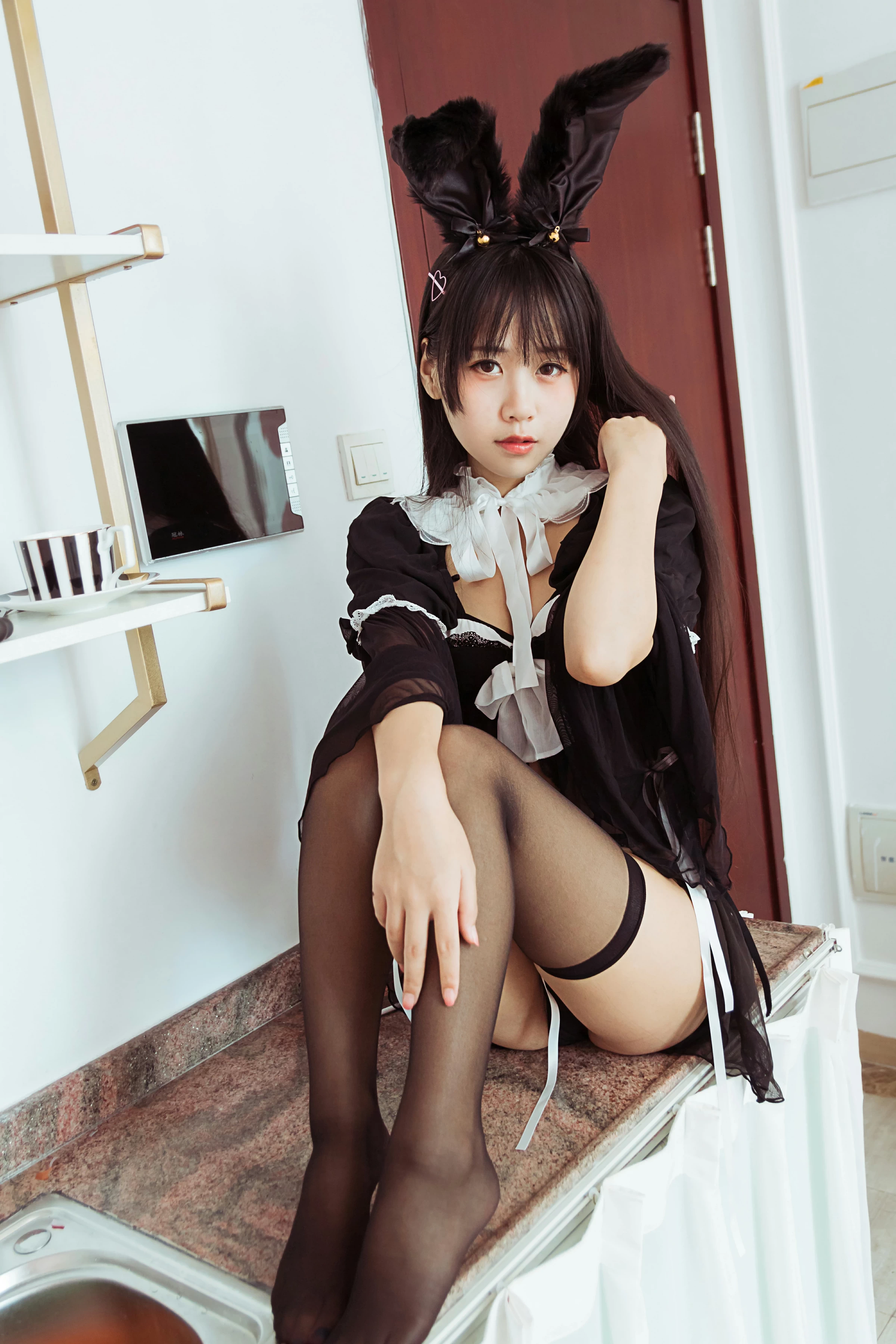 [YALAYI雅拉伊]NO.616 《今晚穿了女仆装》 甜酱吖 黑色情趣制服内衣加黑丝美腿性感私房写真集第6张