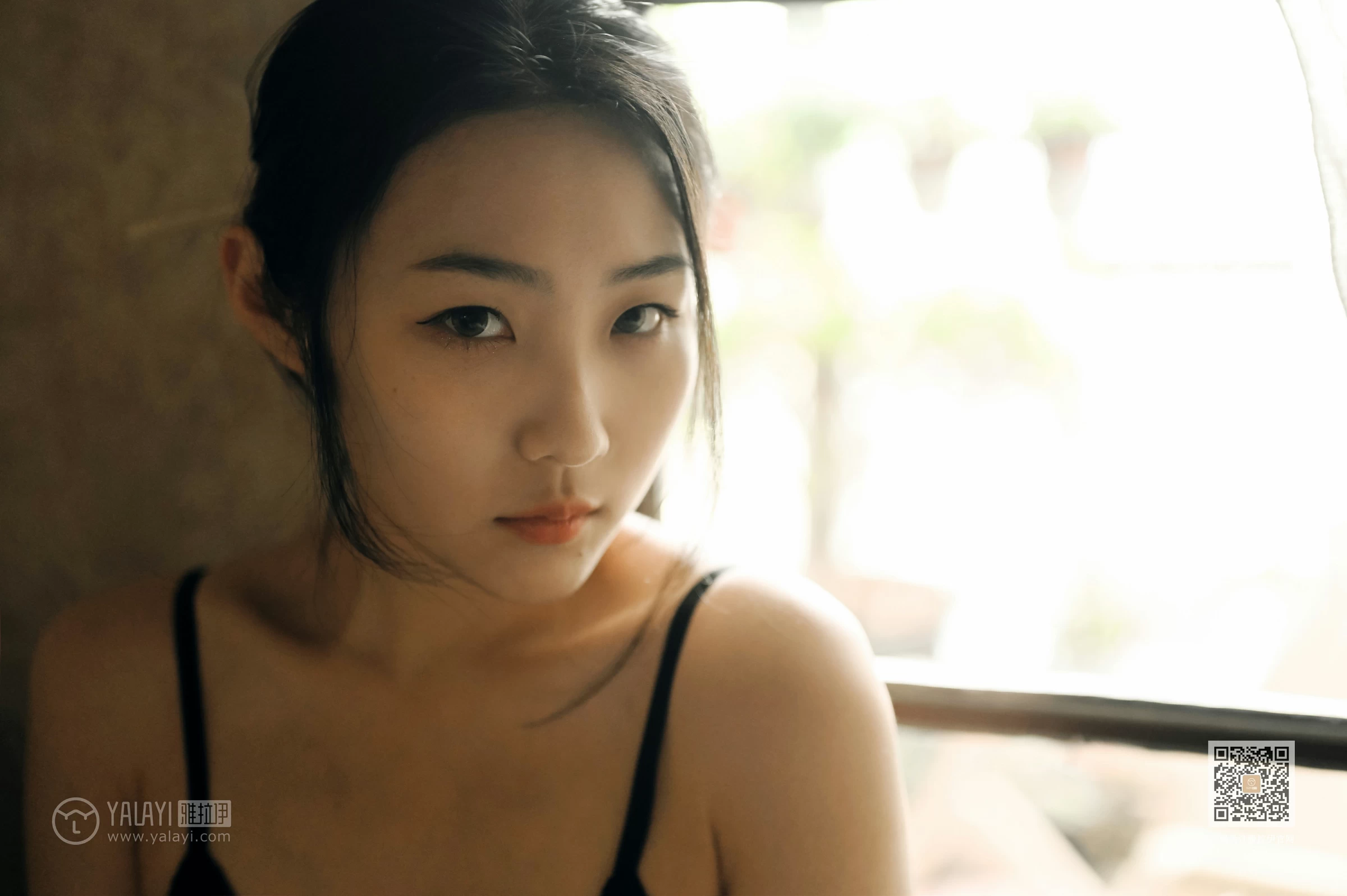 [YALAYI雅拉伊]NO.625 《静女》 沈伊 黑色真丝睡衣加蕾丝内衣性感私房写真集第5张