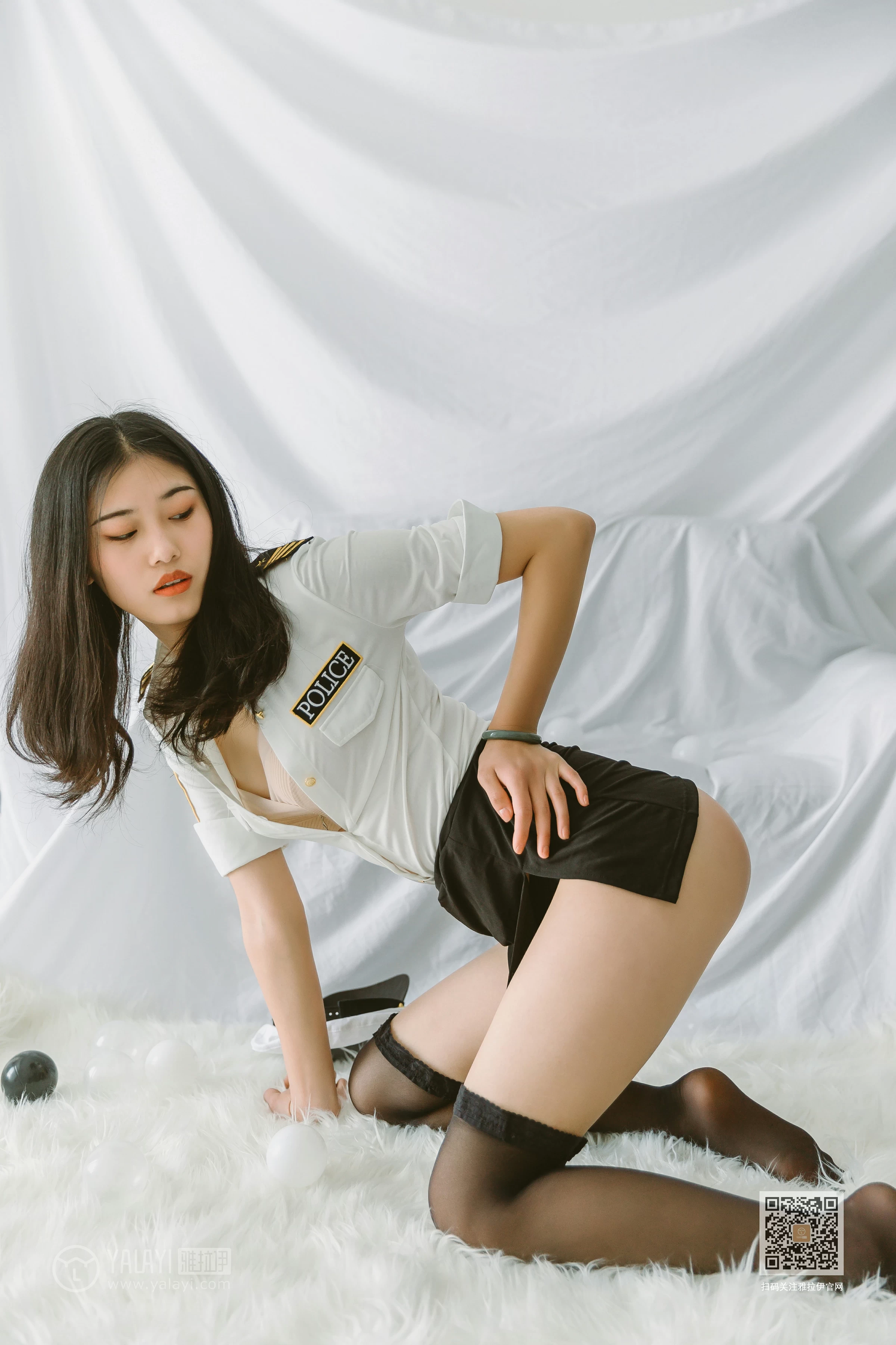 [YALAYI雅拉伊]NO.648 《青涩女子兵团》 和风 情趣制服与黑色短裙加黑丝美腿性感私房写真集第6张