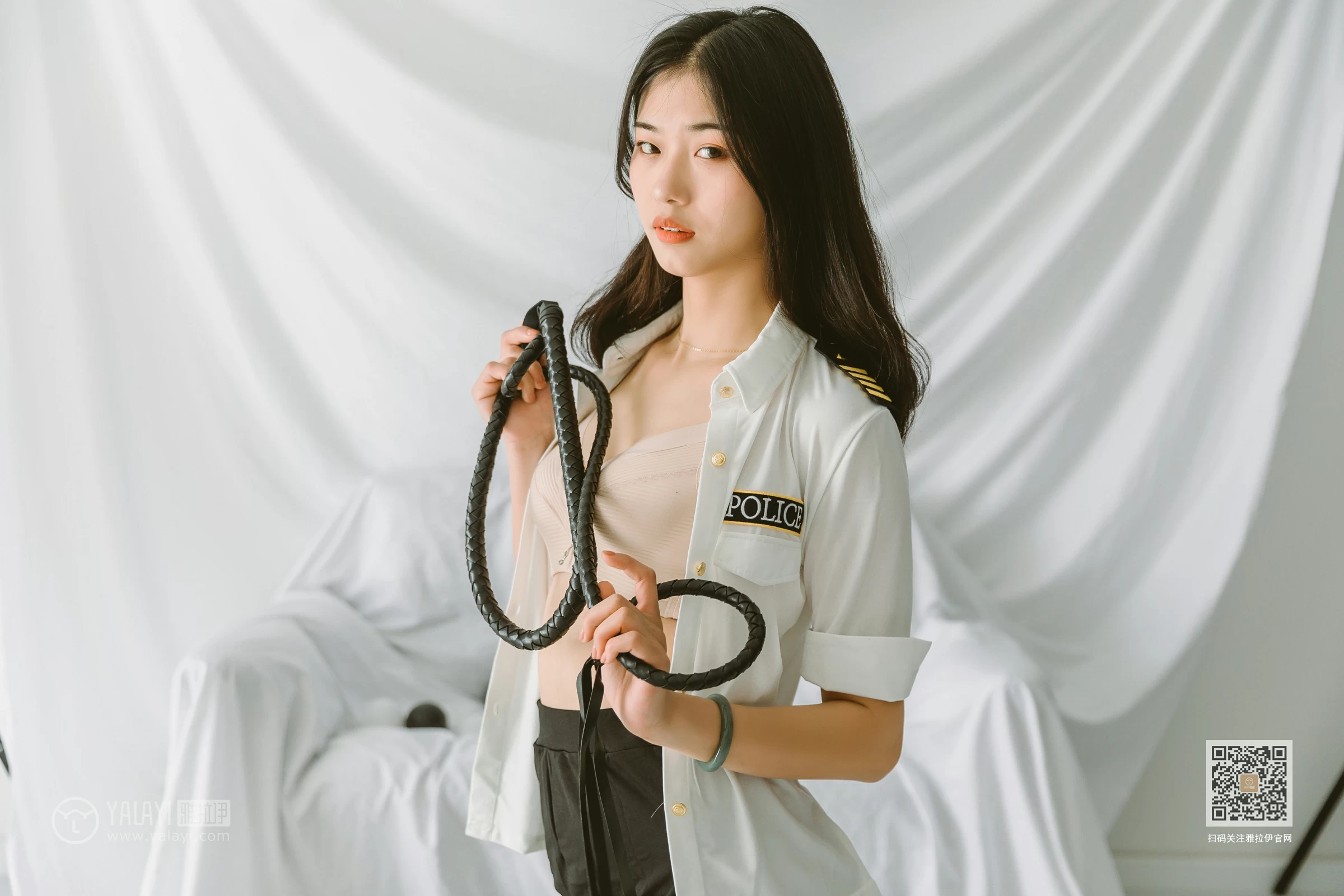 [YALAYI雅拉伊]NO.648 《青涩女子兵团》 和风 情趣制服与黑色短裙加黑丝美腿性感私房写真集第11张