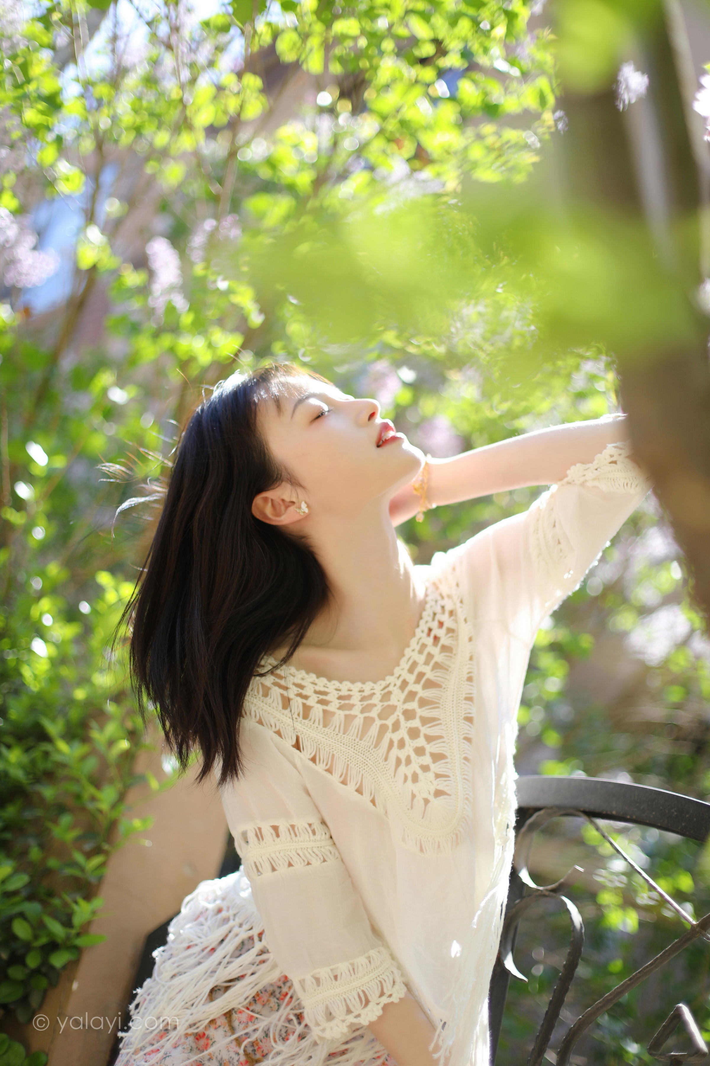 [YALAYI雅拉伊]2022.09.22 光晕 京京 白色镂空连衣裙加粉色长裙清纯写真集第14张