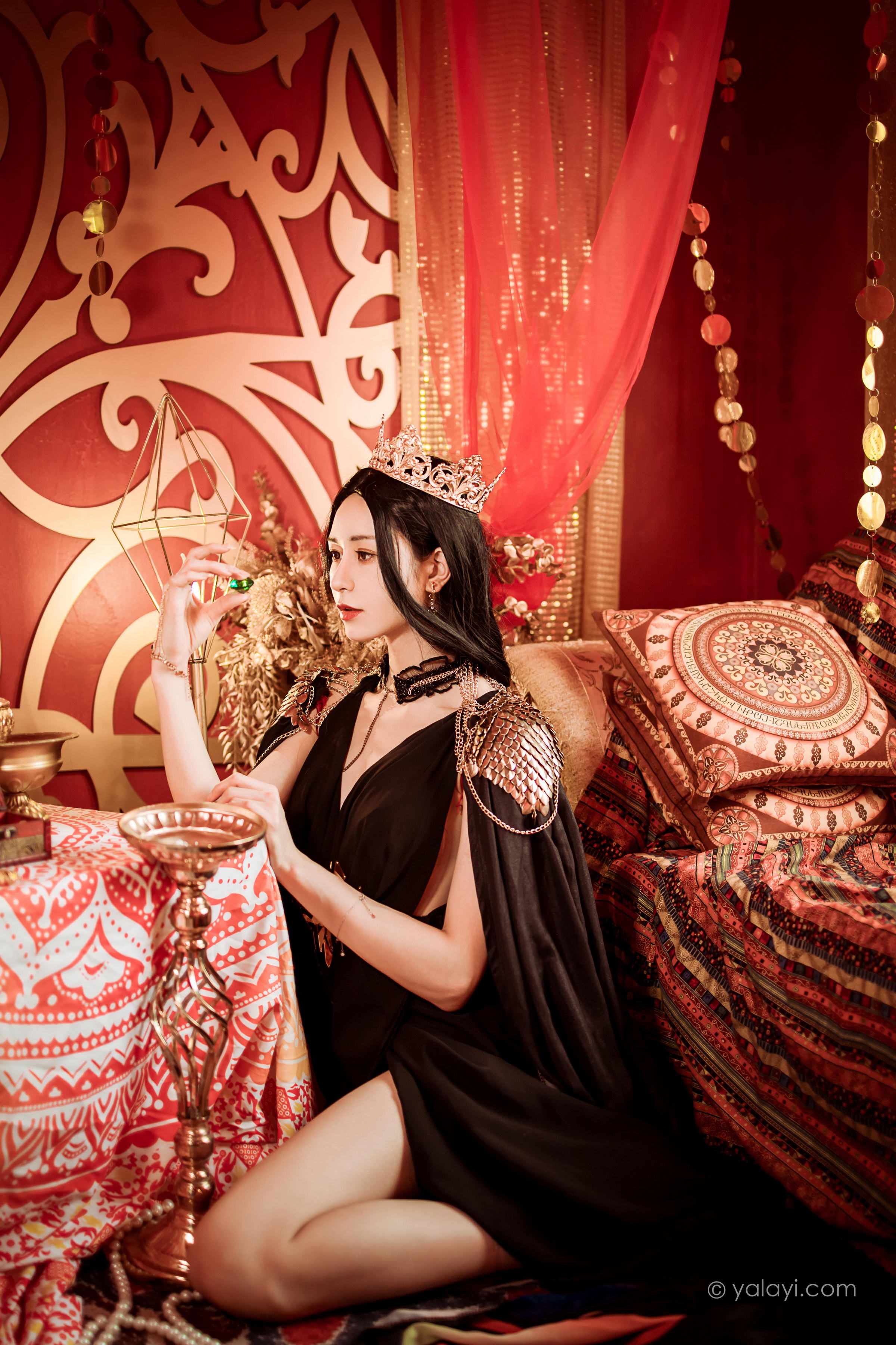 [YALAYI雅拉伊]2022.07.29 鬼刀公主 陈若冰 黑色披肩加黑色深V情趣礼服裙性感私房写真集第12张